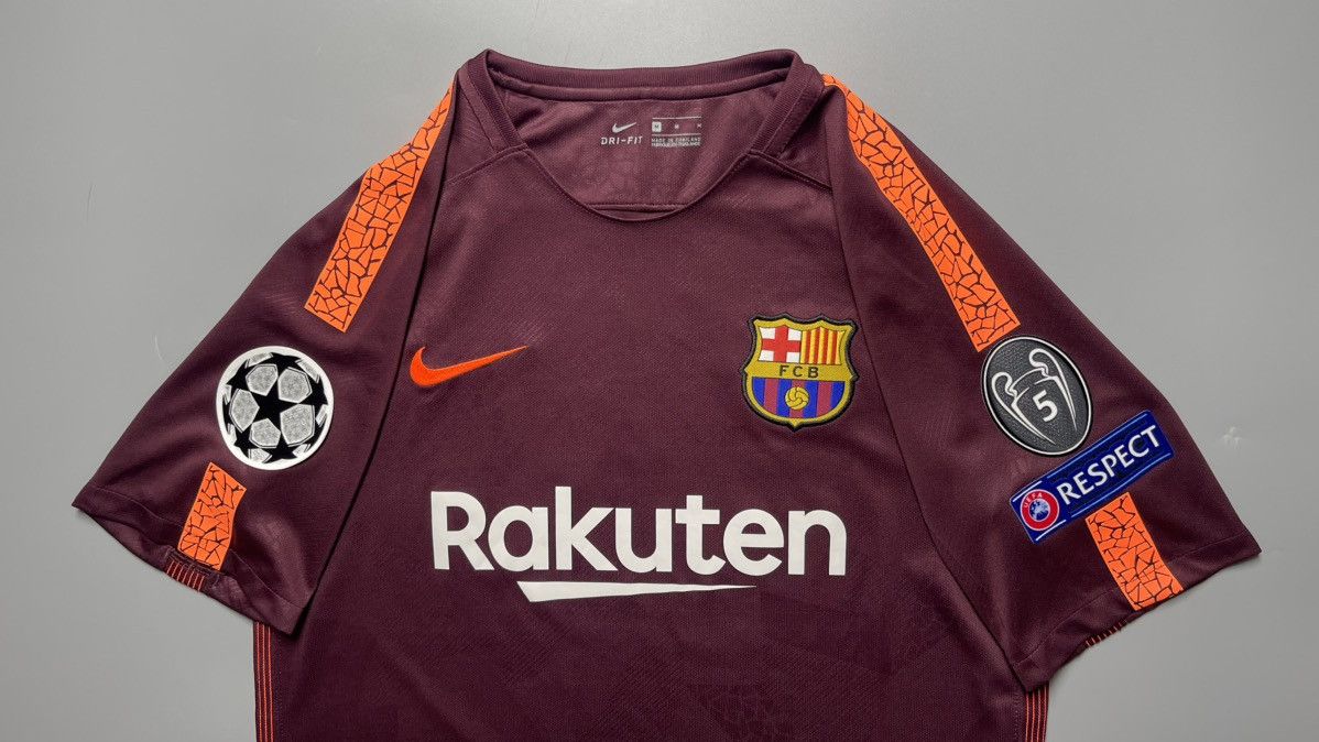 Nike BARCELONA NIKE 2017/2018 FOOTBALL THIRD JERSEY #10 MESSI Size US M / EU 48-50 / 2 - 3 Thumbnail