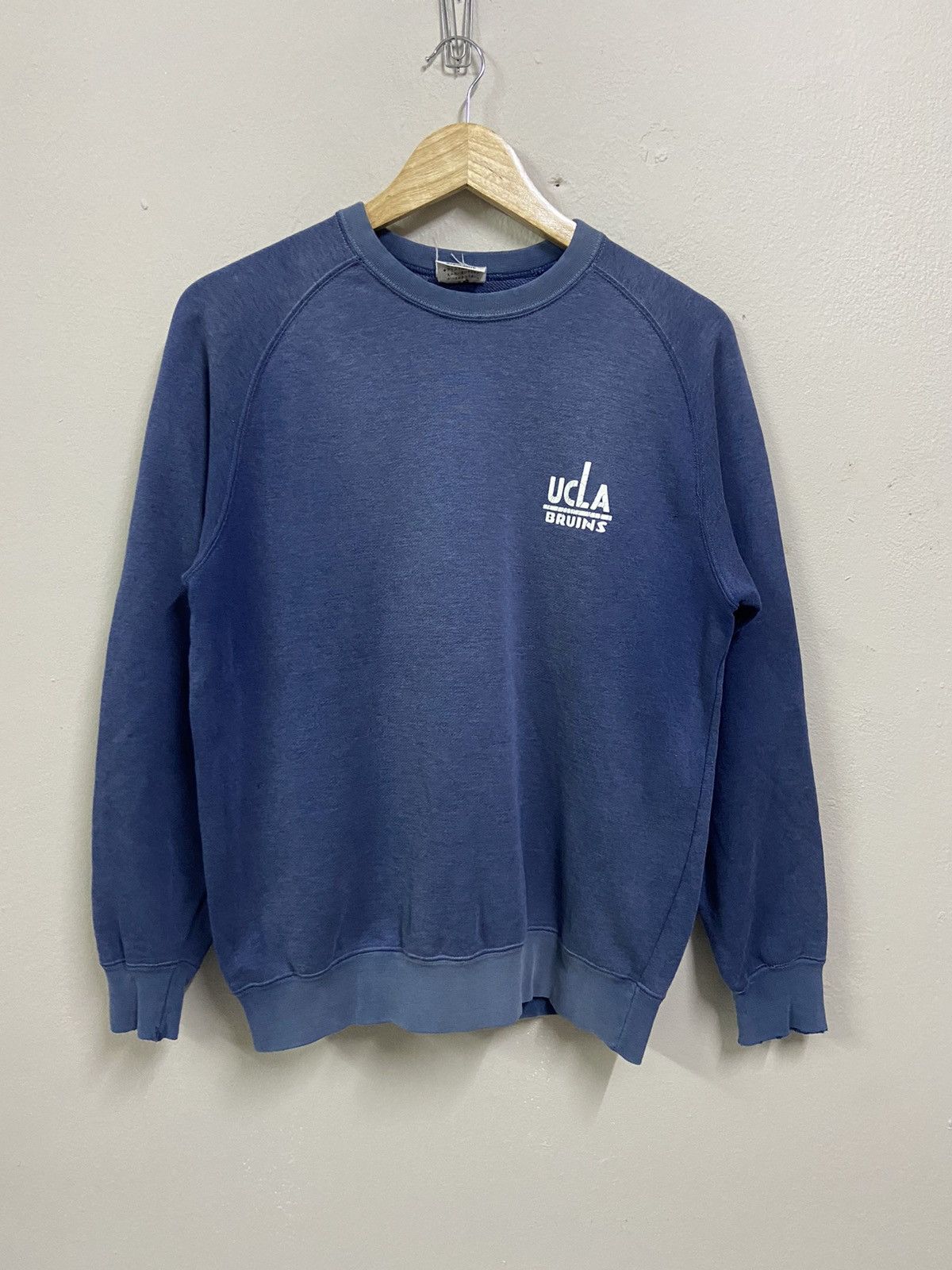 Vintage Vintage UCLA Bruins University Campus Sweatshirt Crewneck Size US S / EU 44-46 / 1 - 1 Thumbnail