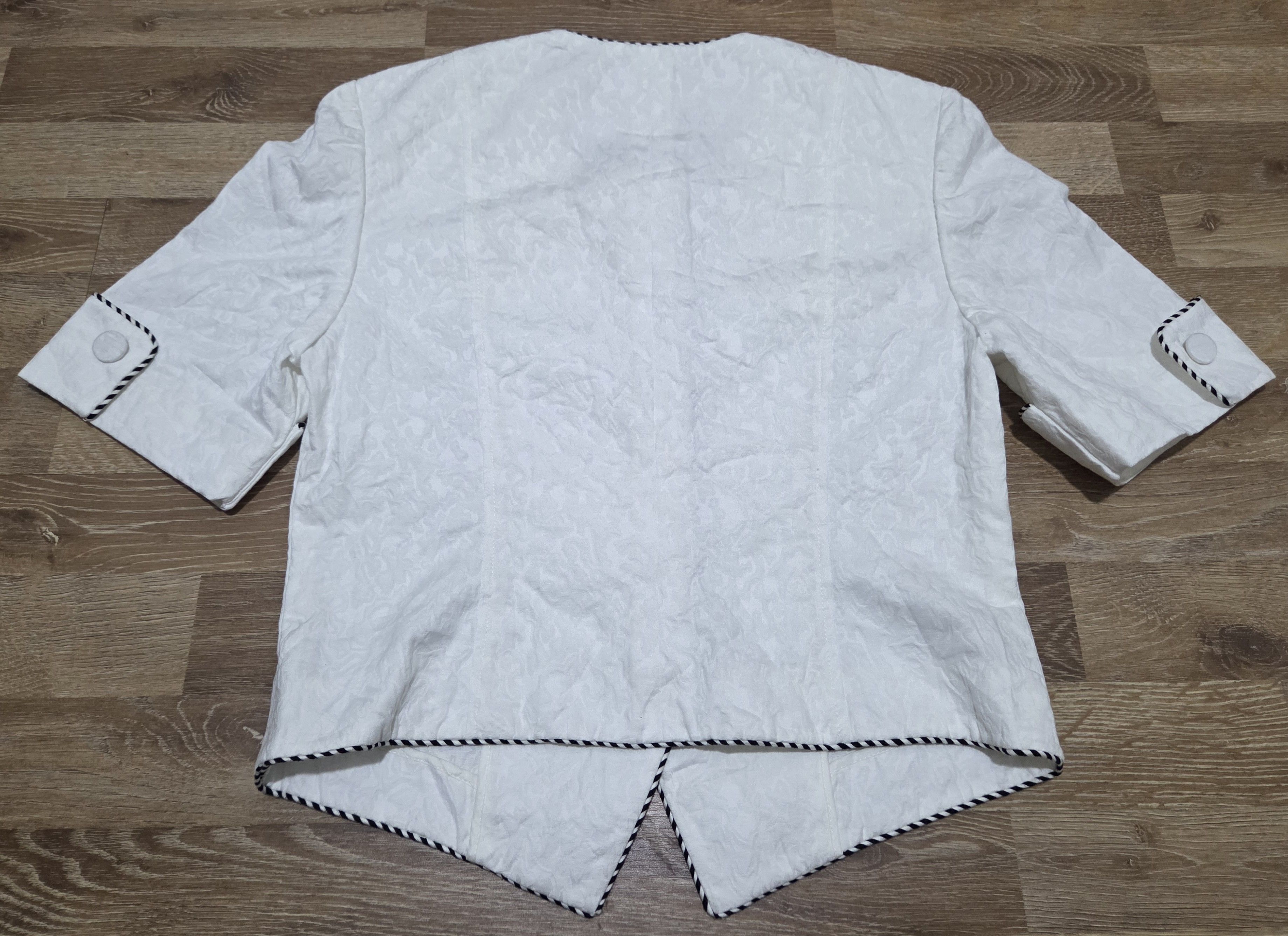 Pierre Balmain Vintage Pierre Balmain Paris Women Cropped Tweed Soft Jacket Size L / US 10 / IT 46 - 2 Thumbnail