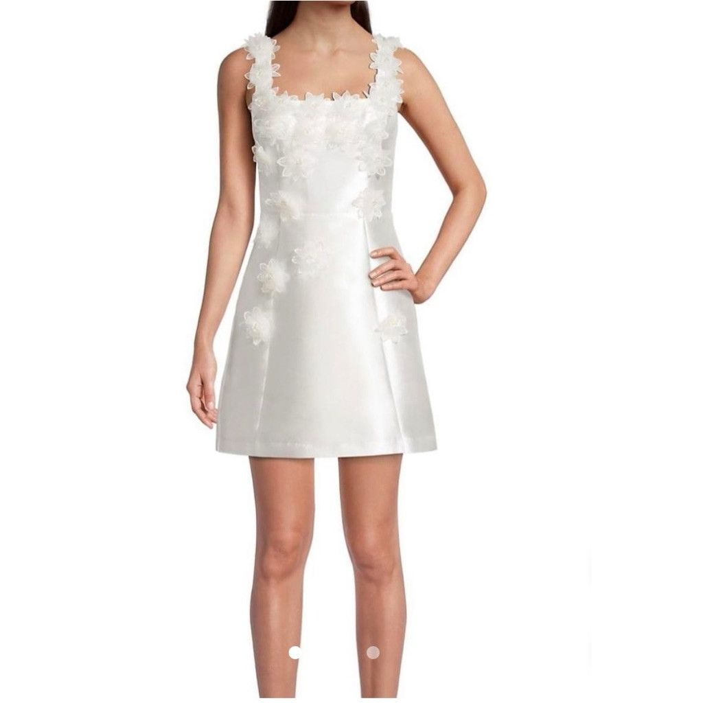 Designer NWOT ELLIATT White Floral Appliqué Mini Dress – Size S Size S / US 4 / IT 40 - 1 Thumbnail
