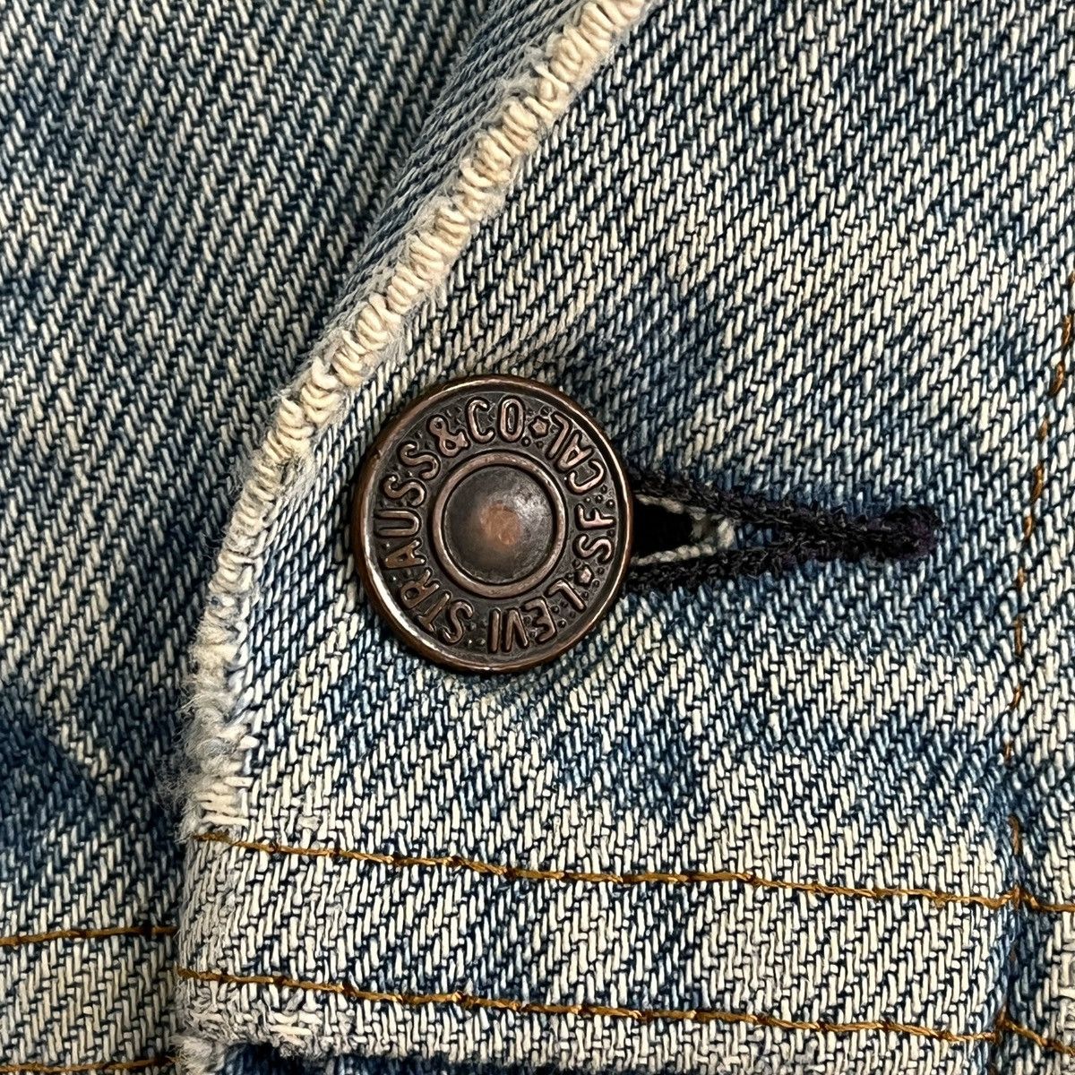 Levi's × Levi's Vintage Clothing Distressed Levis Denim Trucker Jacket Made In USA Size US L / EU 52-54 / 3 - 14 Thumbnail