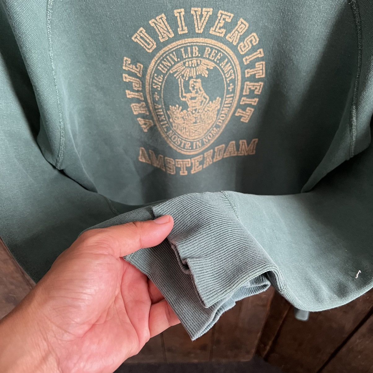 Vintage Vintage 90’s Vrije University Amsterdam Crewneck Size US S / EU 44-46 / 1 - 5 Thumbnail