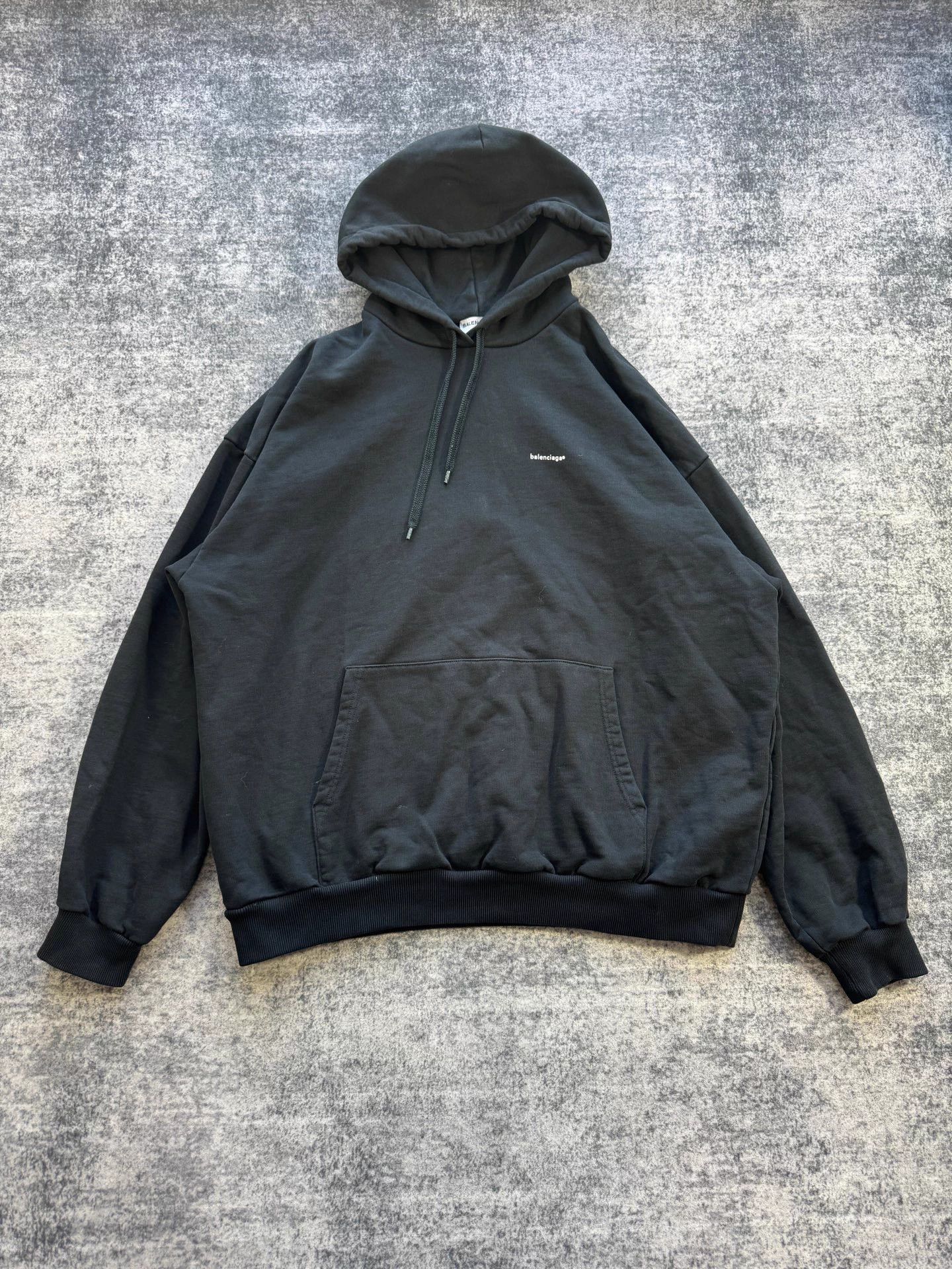 Balenciaga Balenciaga Black Small Logo Hoodie M Size US M / EU 48-50 / 2 - 1 Thumbnail