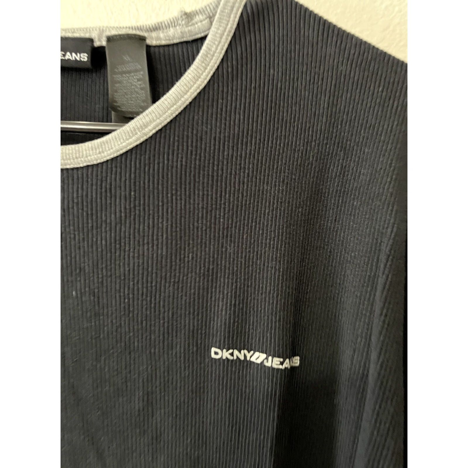 DKNY DKNY Men's Black Short Sleeve Crew Neck T-Shirt Size XL Vintage Size US XL / EU 56 / 4 - 2 Thumbnail