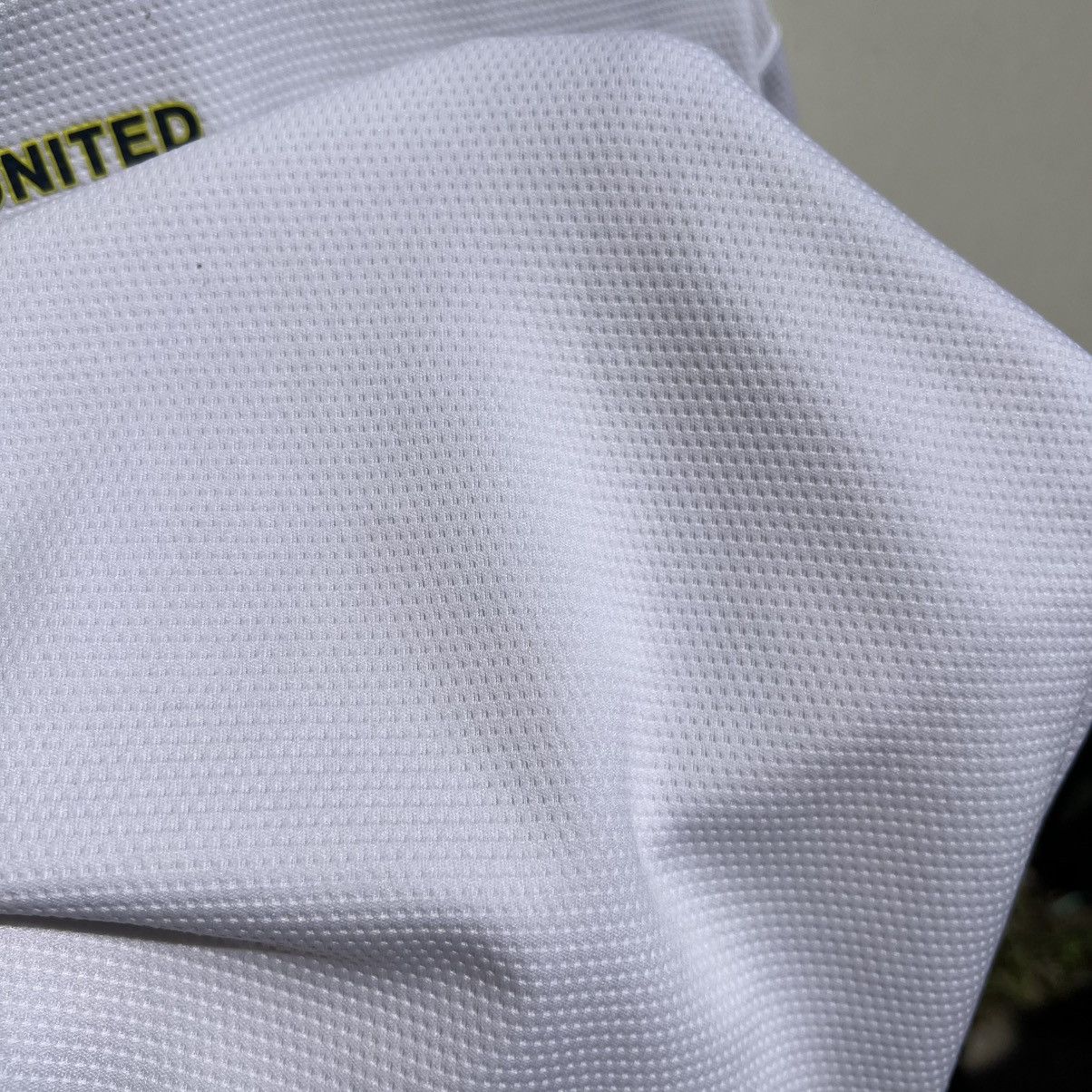 Adidas LEEDS UNITED 2021 2022 HOME FOOTBALL SOCCER JERSEY ADIDAS Size US L / EU 52-54 / 3 - 11 Thumbnail