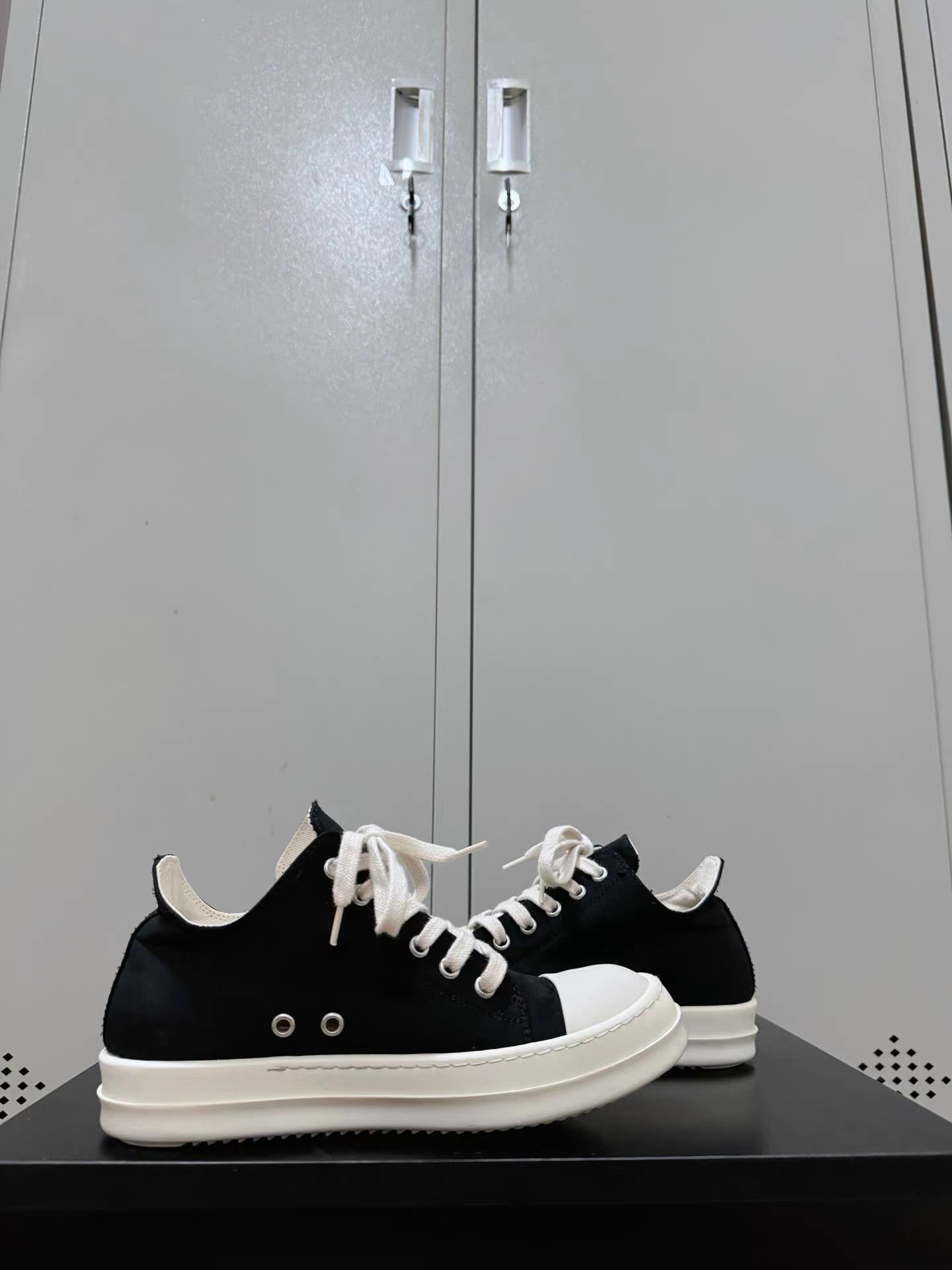 Rick Owens Drkshdw Rick Owens Drkshdw low-top Converse sneakers Size US 6.5 / IT 36.5 - 6 Thumbnail