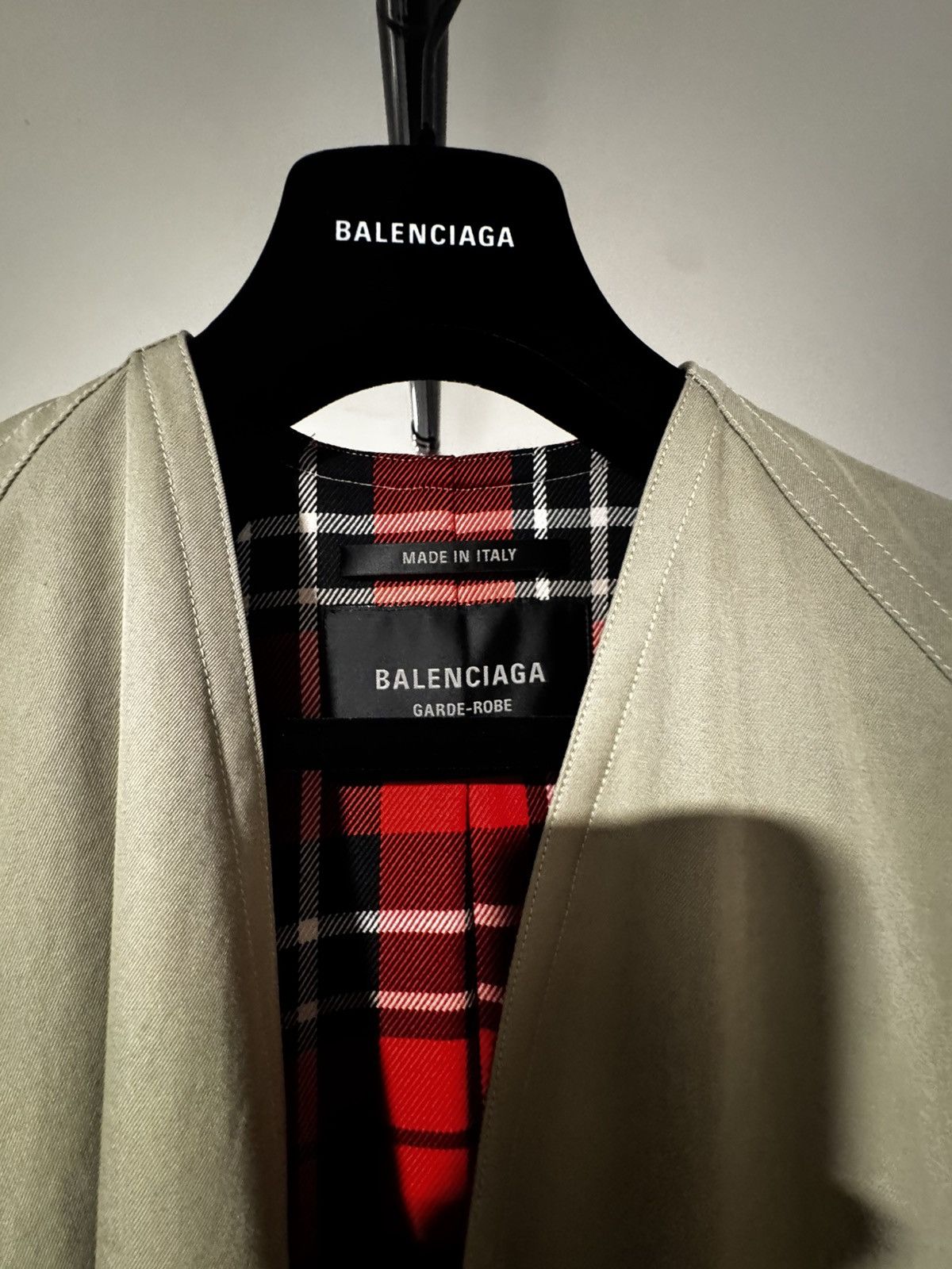 Balenciaga NWT Balenciaga FW20 Garde-Robe Plaid-Lined Trench Coat F38 Size S / US 4 / IT 40 - 1 Thumbnail