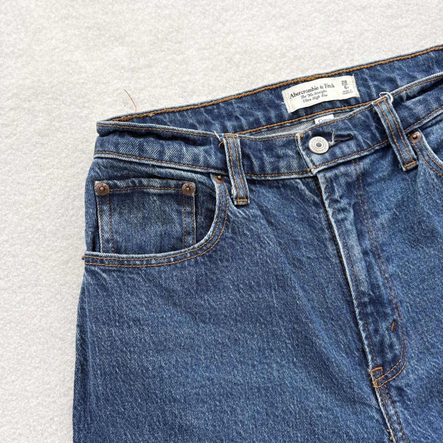 Abercrombie & Fitch Abercrombie & Fitch Jeans Womens 28/6S 90s Straight Ultra High Rise Curve Love Size 28" / US 6 / IT 42 - 3 Thumbnail