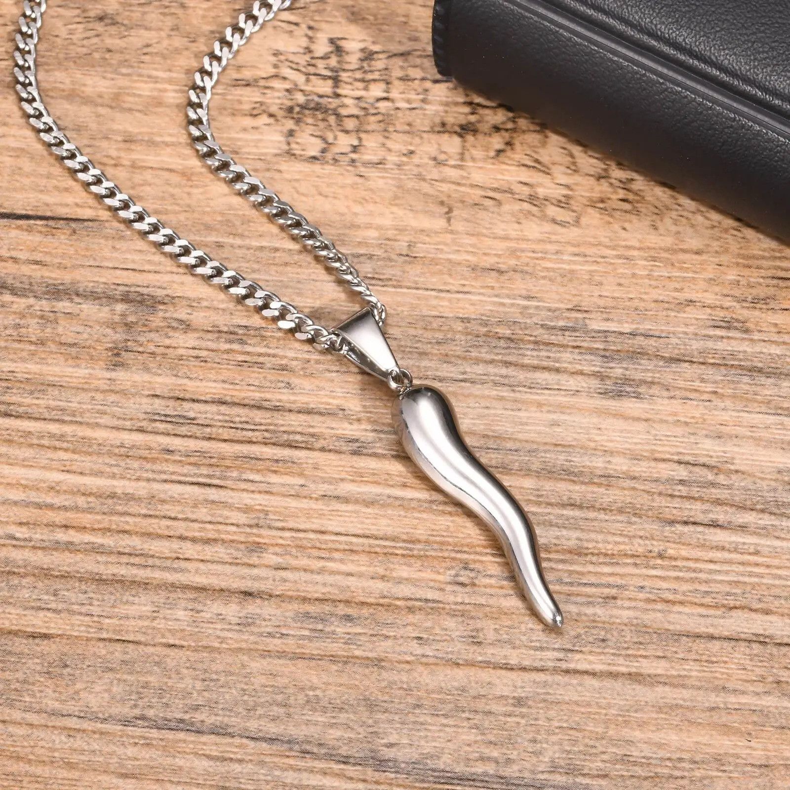 Vintage Small Horn Necklace Size ONE SIZE - 2 Thumbnail