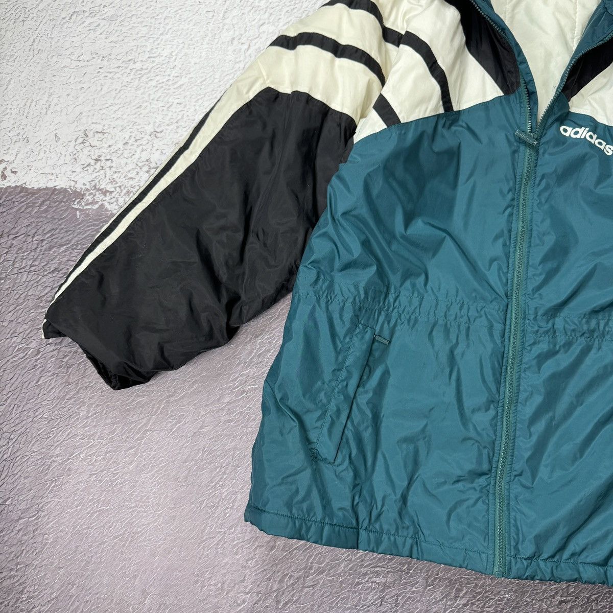 Adidas Adidas vintage 90s rare green puffer jacket Size US L / EU 52-54 / 3 - 3 Thumbnail