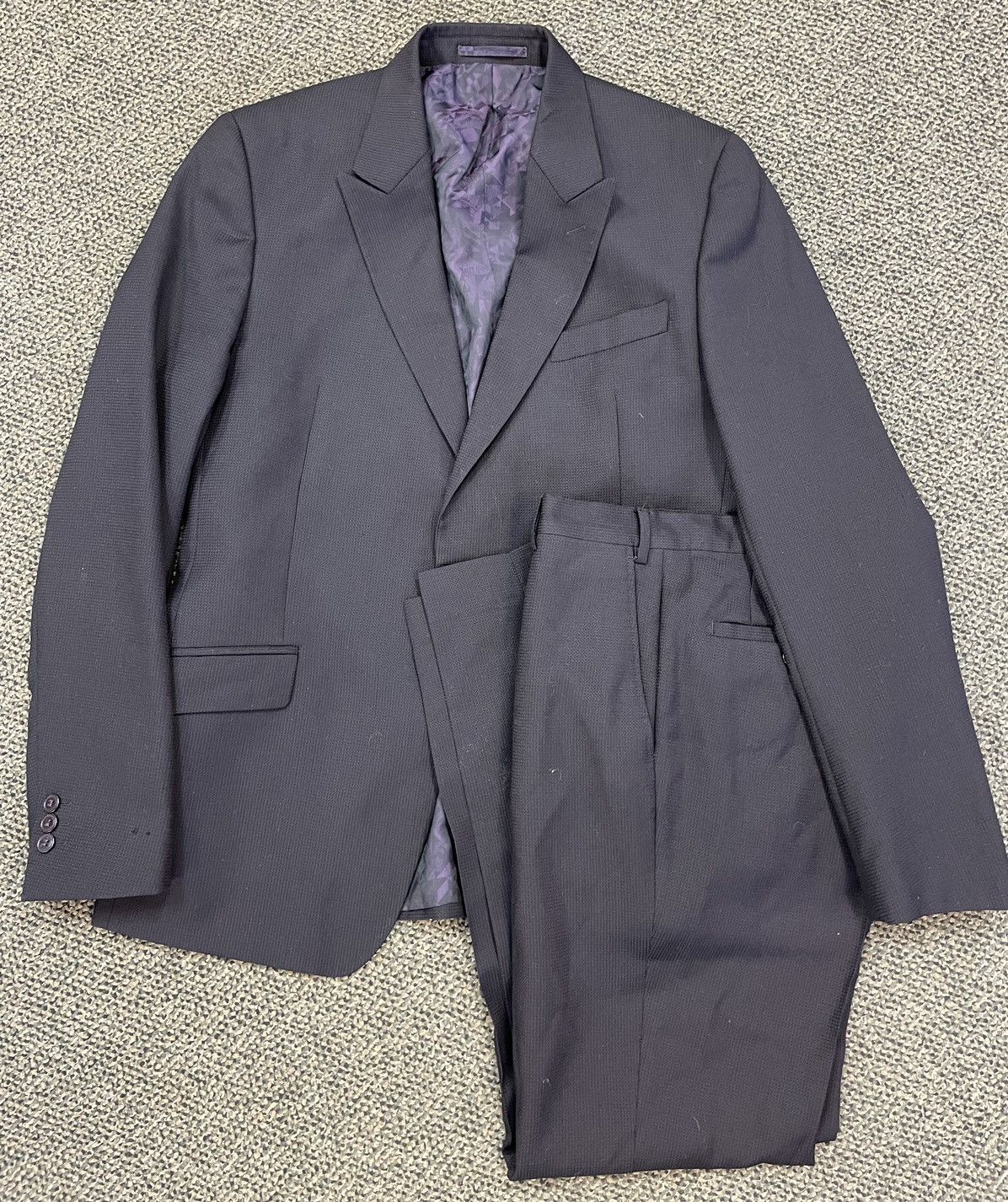 Versace Textured Peak Lapel 2-Button Suit Size 42R - 1 Thumbnail