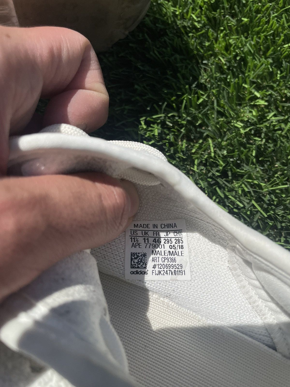 Adidas adidas Yeezy Boost 350 V2 'Cream White Triple White Size US 11.5 / EU 44-45 - 5 Thumbnail