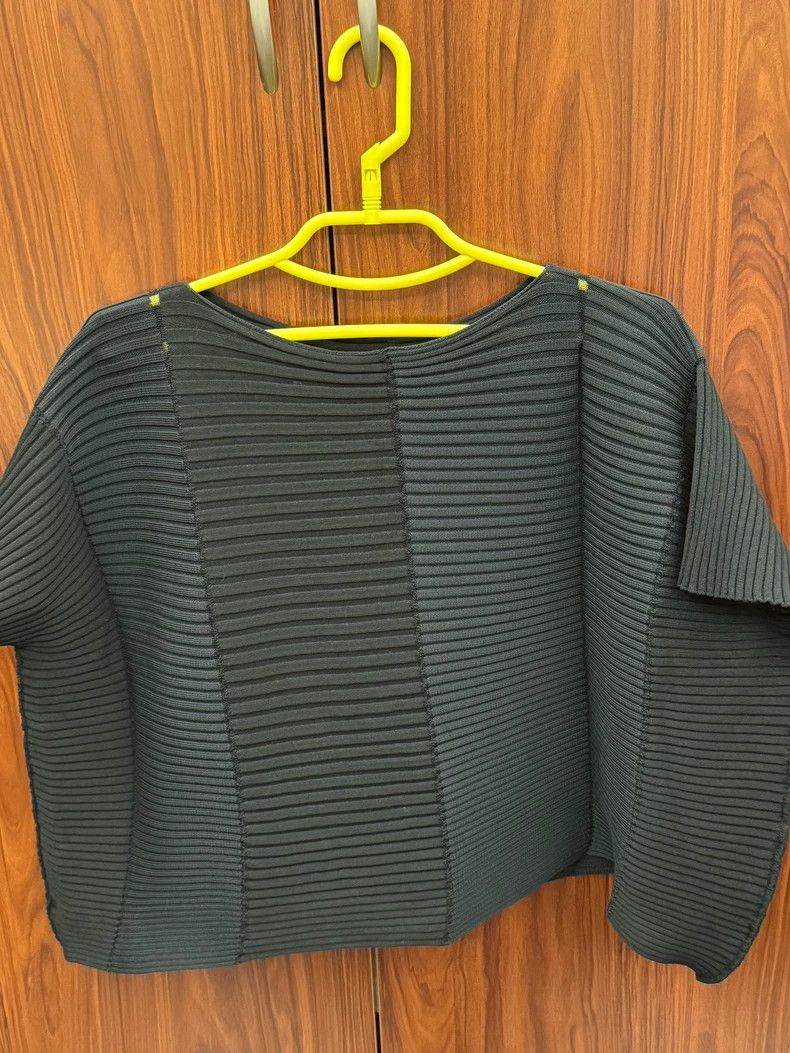 Issey Miyake Issey Miyake size:2 Black pleated top Size XS / US 0-2 / IT 36-38 - 1 Thumbnail