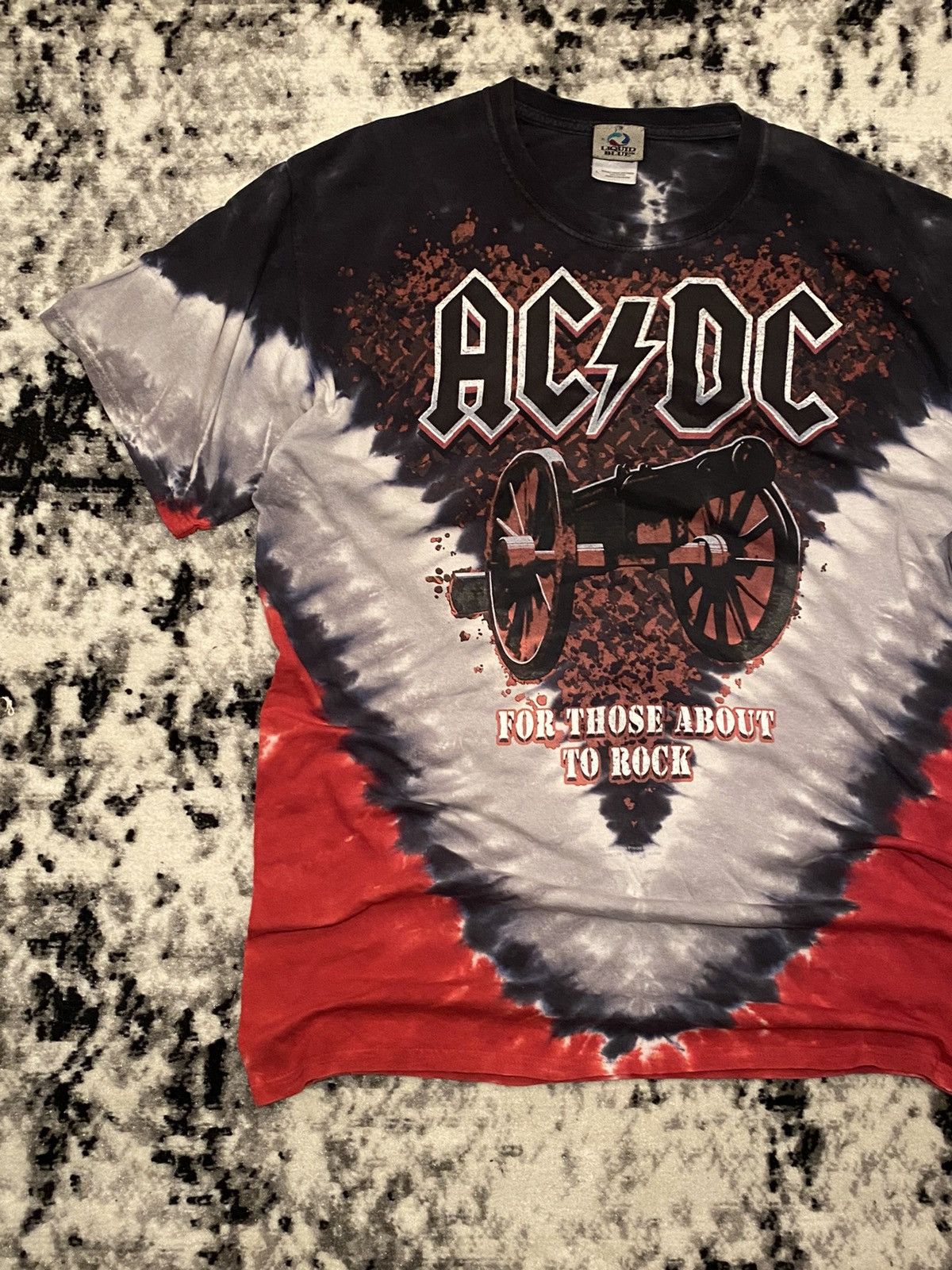 Band Tees × Liquid Blue × Vintage Vintage ACDC Tee Streetwear Big Central Logo Y2k Rock Size US M / EU 48-50 / 2 - 3 Thumbnail