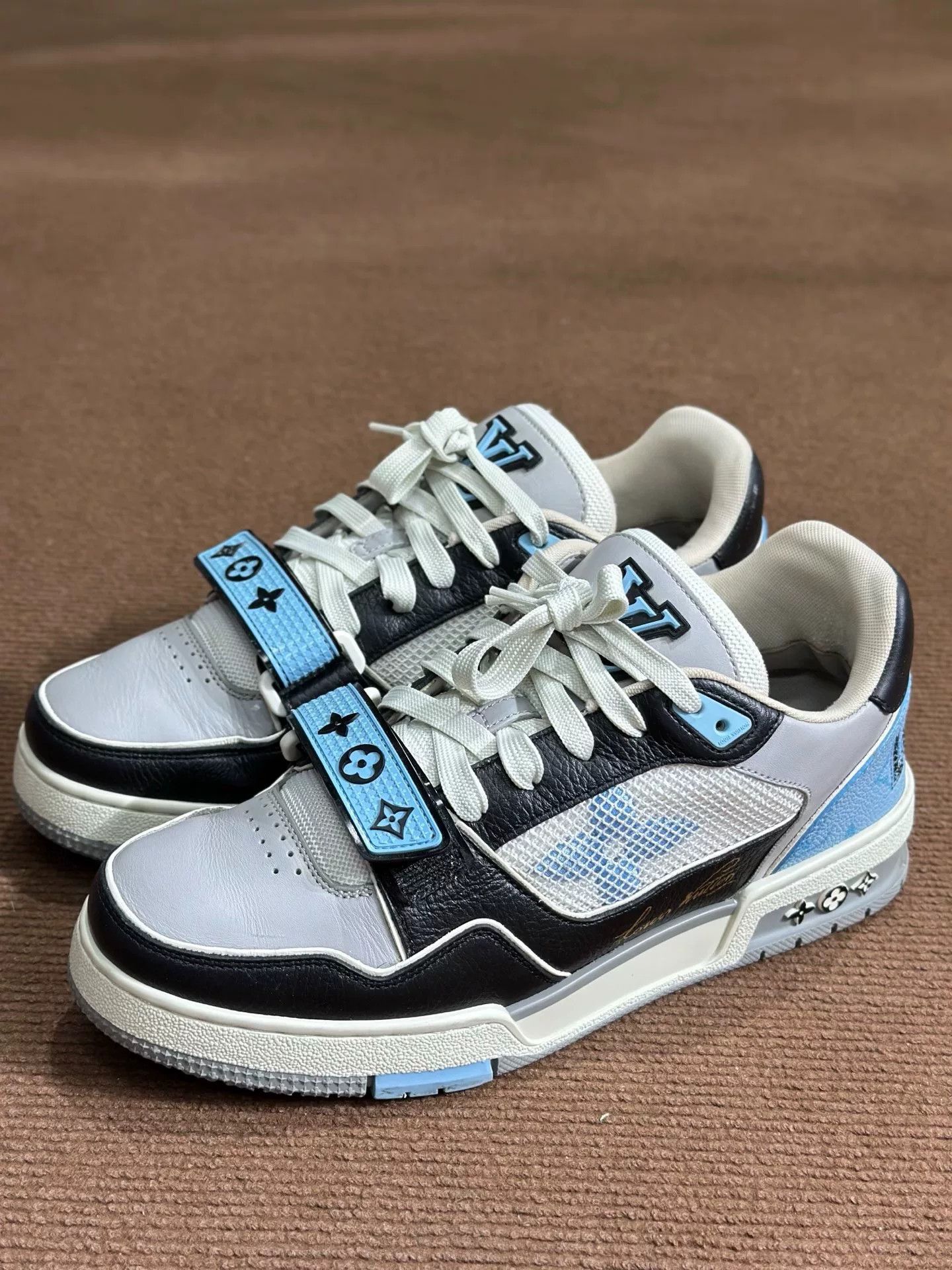 Louis Vuitton Louis Vuitton Training Blue Lowtop Sneakers 40 Men Size US 7.5 / EU 40-41 - 1 Thumbnail