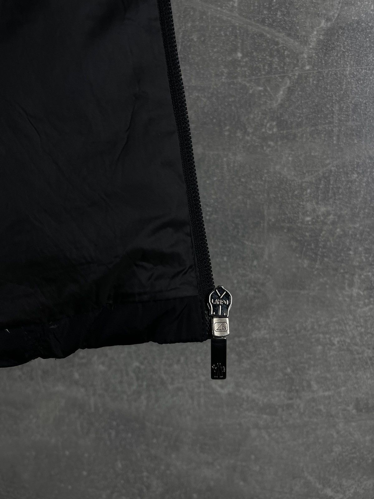 Moncler Moncler Vintage 00s Black Diamond Quilted Down Filling Vest Size XS / US 0-2 / IT 36-38 - 10 Thumbnail