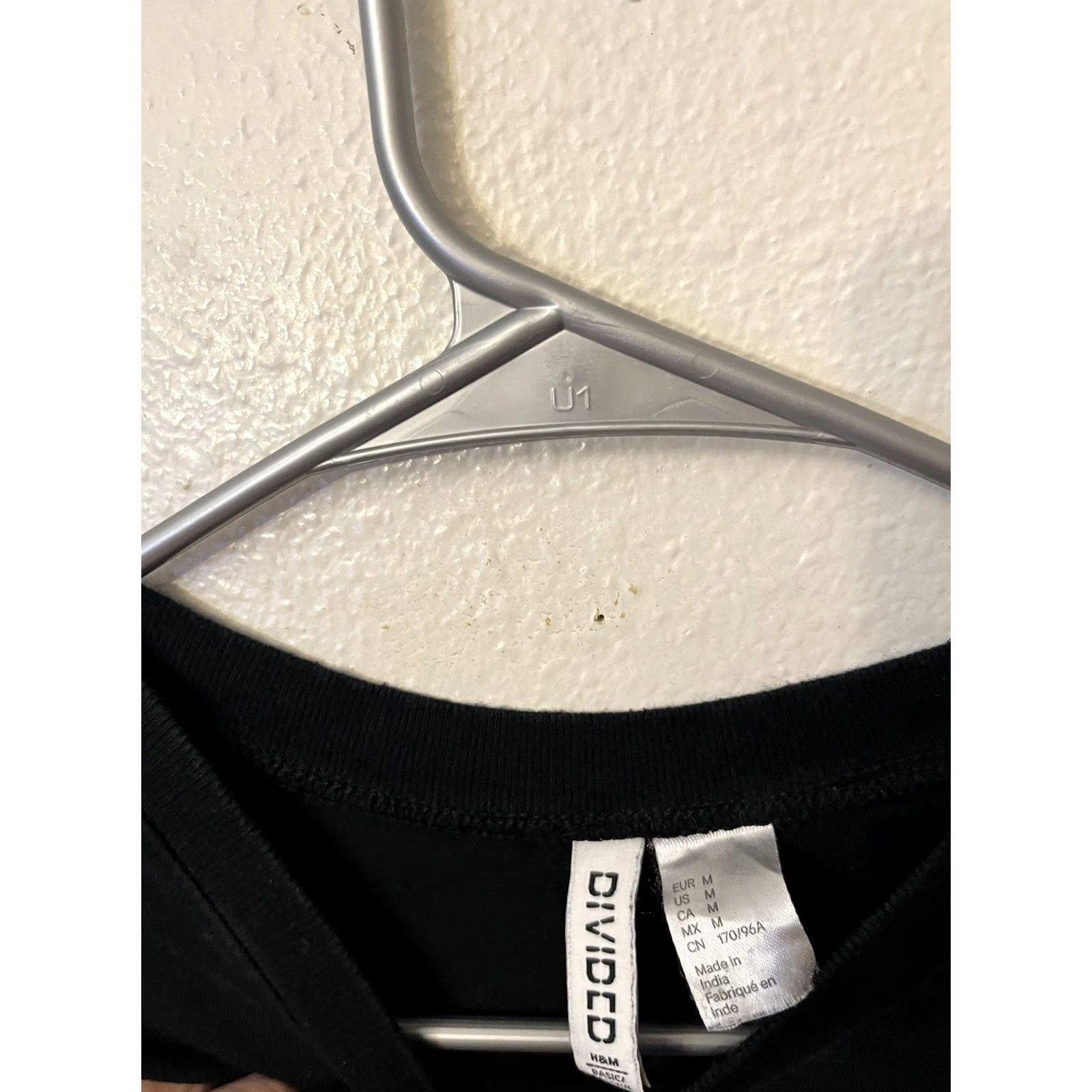 H&M H&M Divided T-Shirt Women’s Medium Black Solid Cropped Basic Shirt Womens M Black Divided Size M / US 6-8 / IT 42-44 - 4 Thumbnail