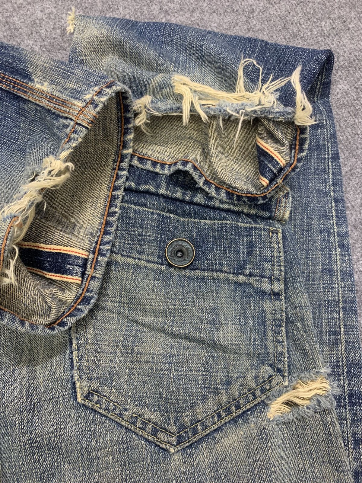 Jean FLARE DISTRESSED UJ JEAN SELVEDGE Size US 30 / EU 46 - 12 Thumbnail
