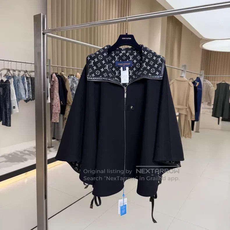 Louis Vuitton Louis Vuitton Black and white inside full of hooded Cape Size XS / US 0-2 / IT 36-38 - 1 Thumbnail