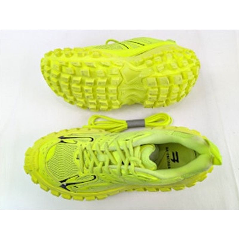 Balenciaga o1rshd1 Bouncer / Defender Sneaker in Fluo Yellow / Black Size US 11 / EU 44 - 1 Thumbnail