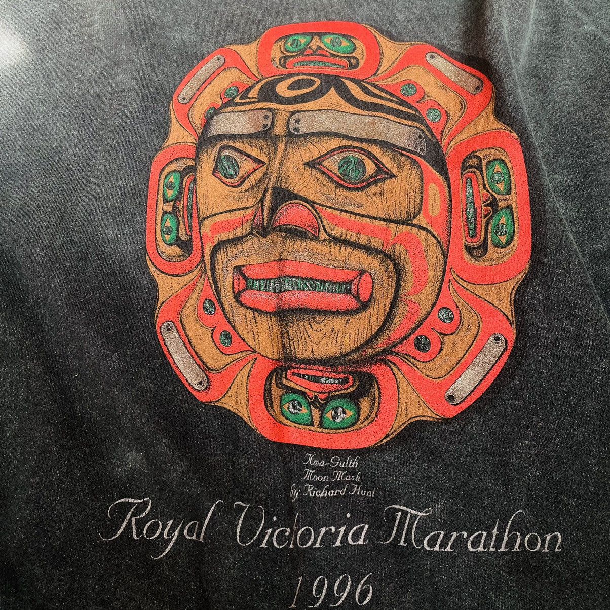 Vintage 1996 Royal Victoria Marathon Team Canada Sweatshirt Size US L / EU 52-54 / 3 - 4 Thumbnail