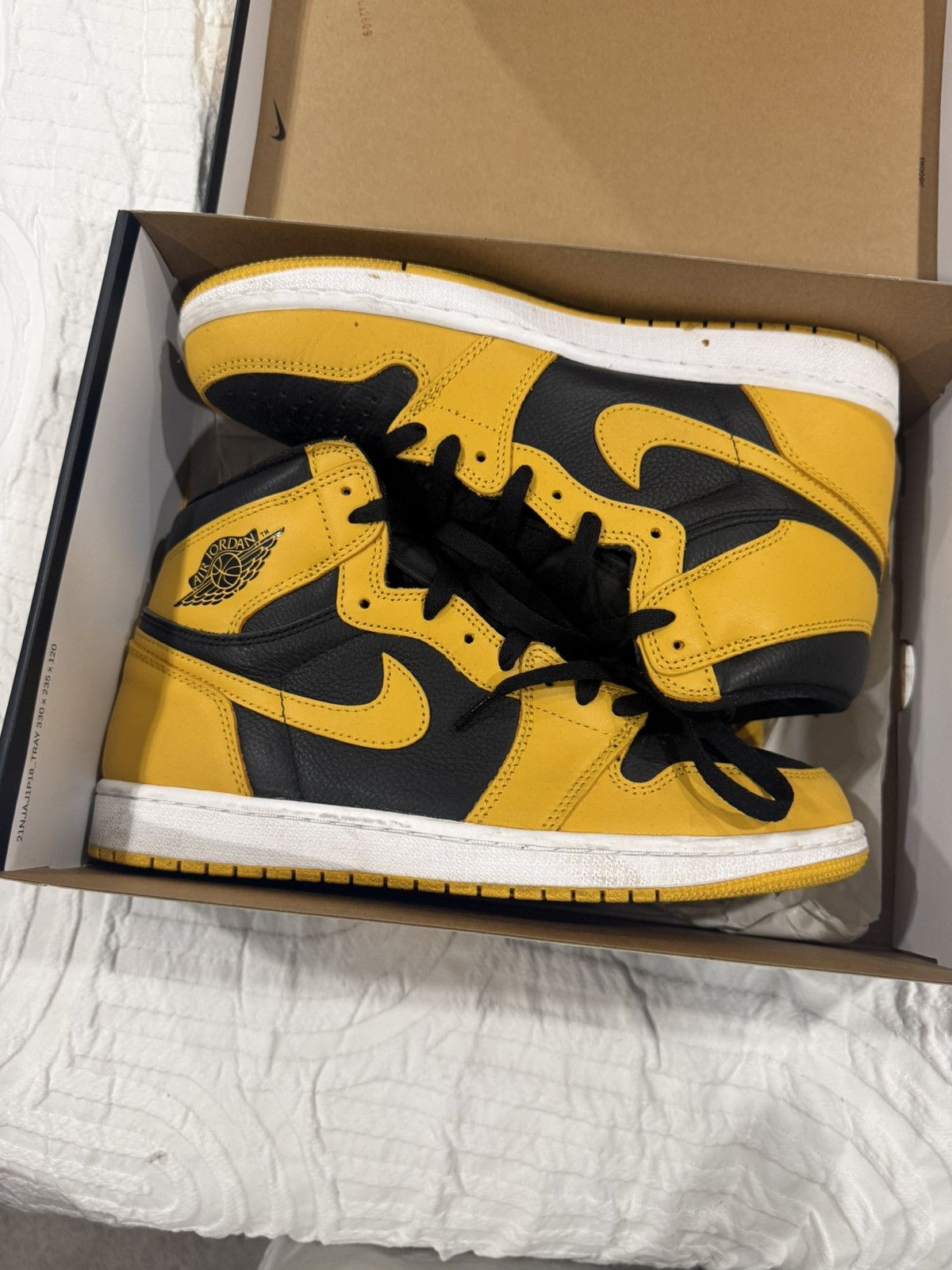 Jordan Brand Air jordan 1 Yellow/black size 10 Size US 10 / EU 43 - 1 Thumbnail