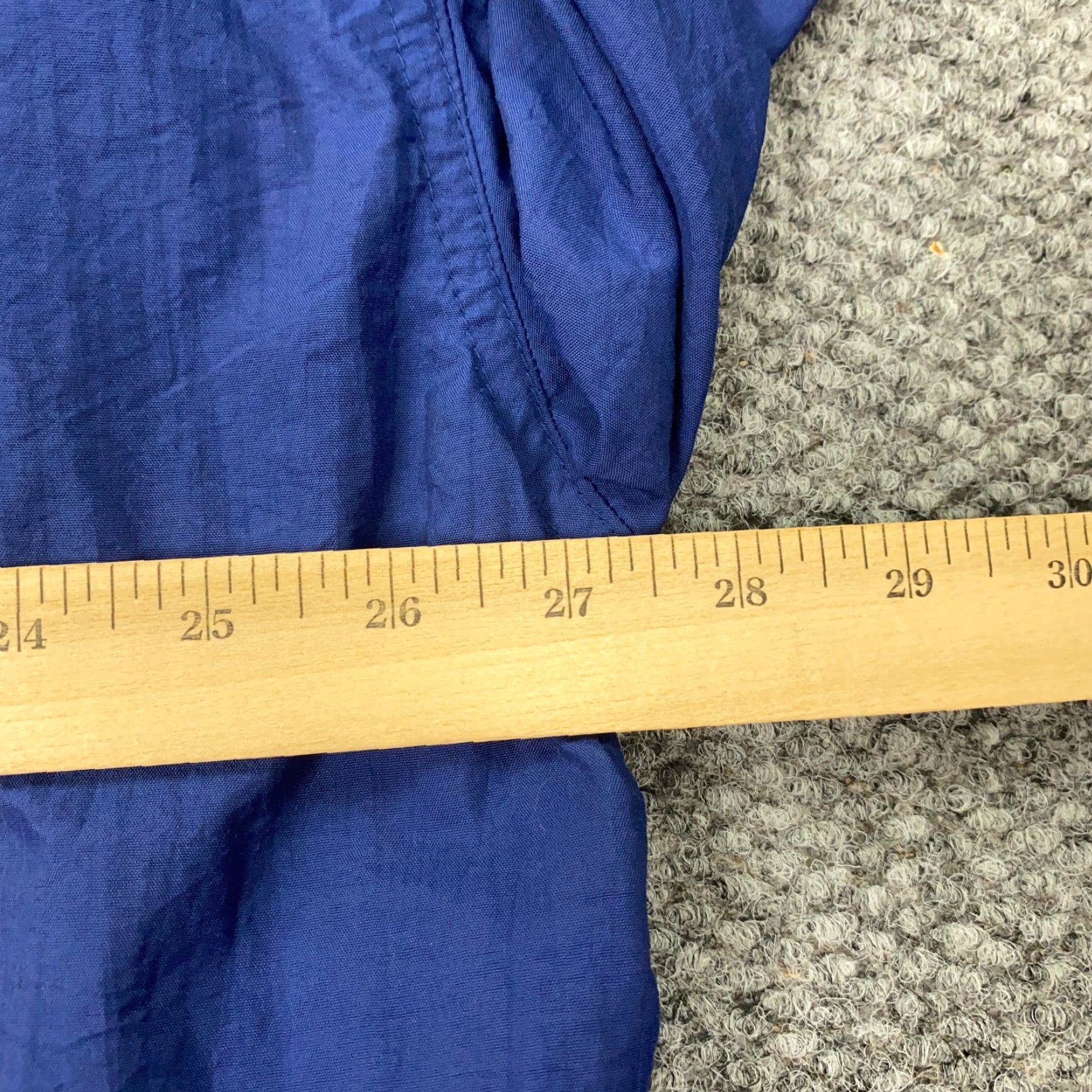 Izod VINTAGE IZOD Golf Shirt XL Blue Pullover ZIP Pockets V-Neck Mens Casual/Activewear 90s? Size US XL / EU 56 / 4 - 8 Thumbnail