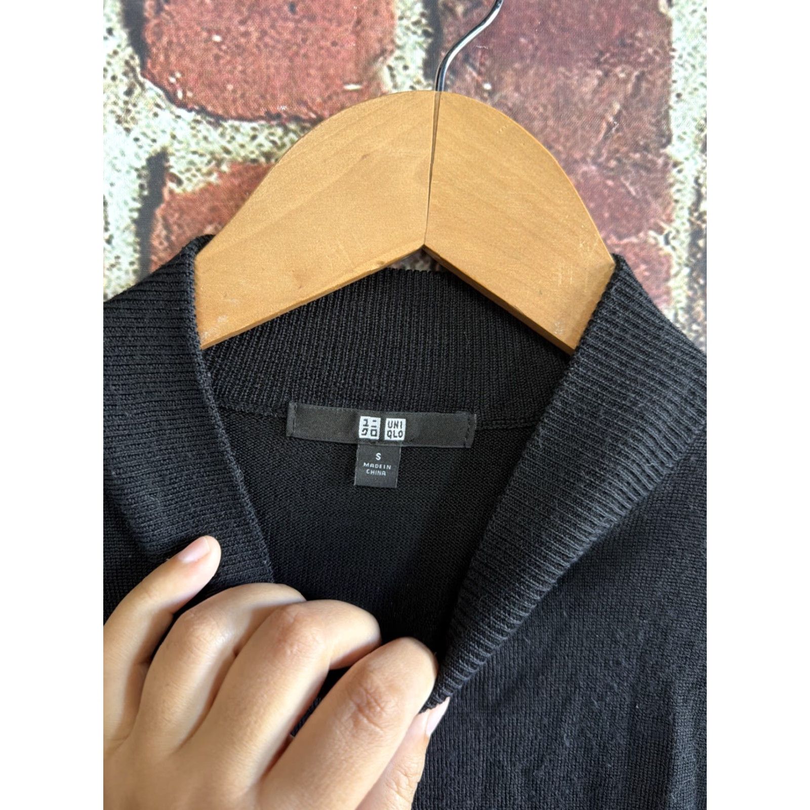 Uniqlo Uniqlo Womens Small 100% Pure Wool Black Sweater Size M / US 6-8 / IT 42-44 - 2 Thumbnail