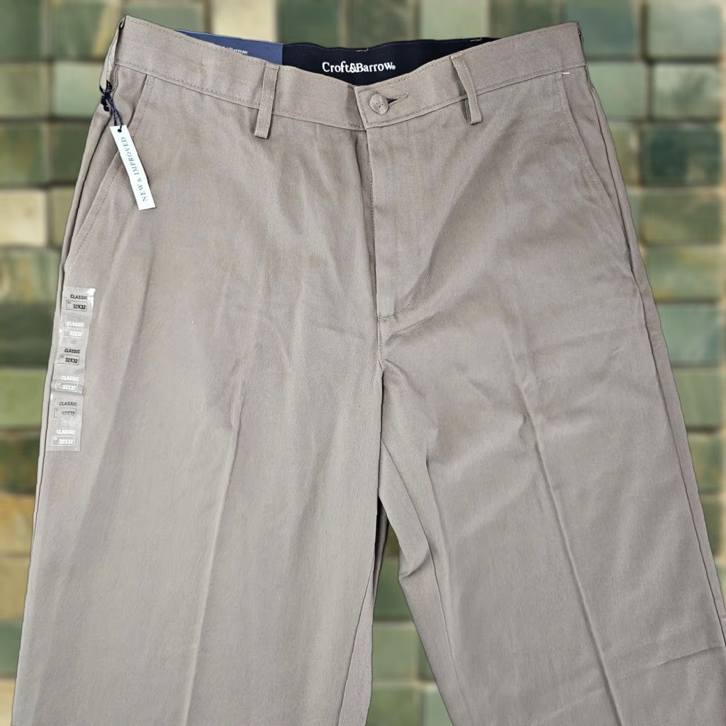 Croft & Barrow Croft & Barrow Dress Pants Mens 32x32 Grey Classic Flat Front Comfort Khaki Dress Pants Mens Grey 32x32 Classic Men Pants Size US 32 / EU 48 - 1 Thumbnail