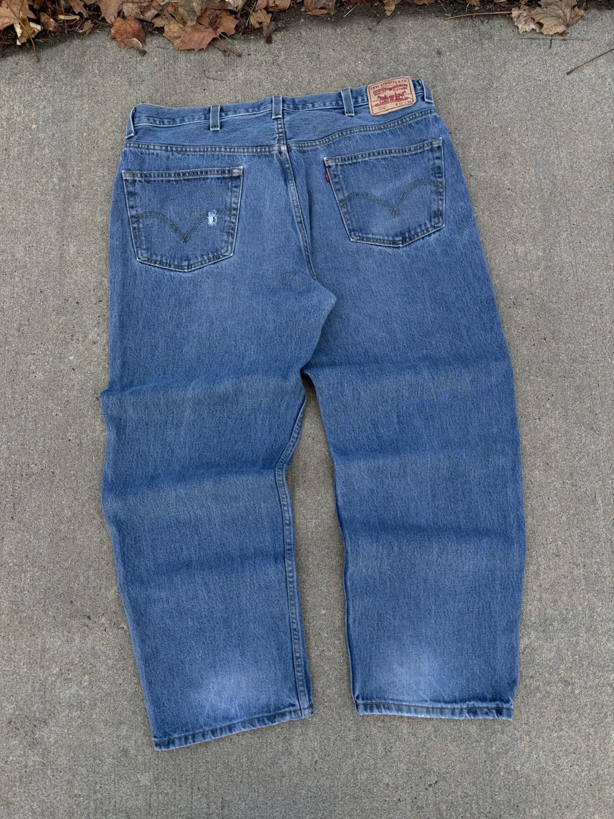 Levi's Vintage 00’s Levi’s 550 Relaxed Fit Size 42X30 Size US 42 / EU 58 - 7 Thumbnail