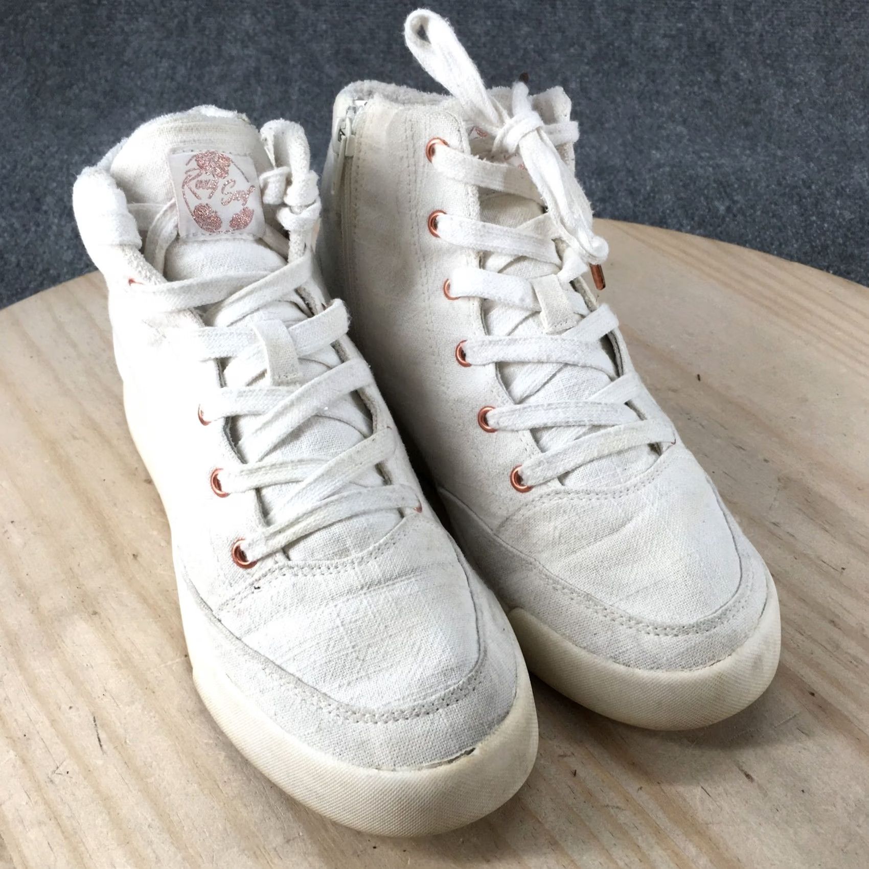 Vintage ROXY Surf Shoes Womens 8 High Top Wedge Sneakers White Fabric Lace Up Side Zip Sneaker Casual Shoes Womens Shoes Size M / US 6-8 / IT 42-44 - 3 Thumbnail