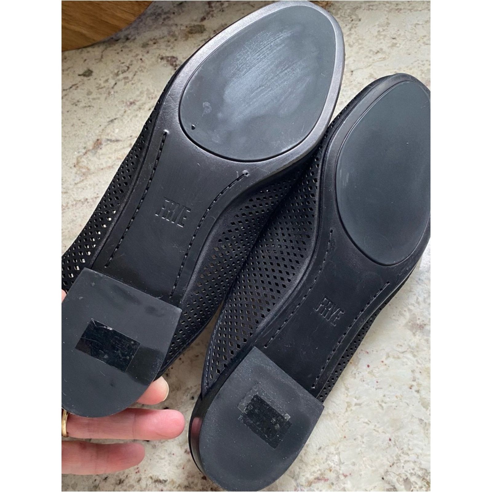 Frye FRYE $198 Gwen Black Leather Mesh Perforated Mule 9 EUC Size US 9 / IT 39 - 10 Thumbnail