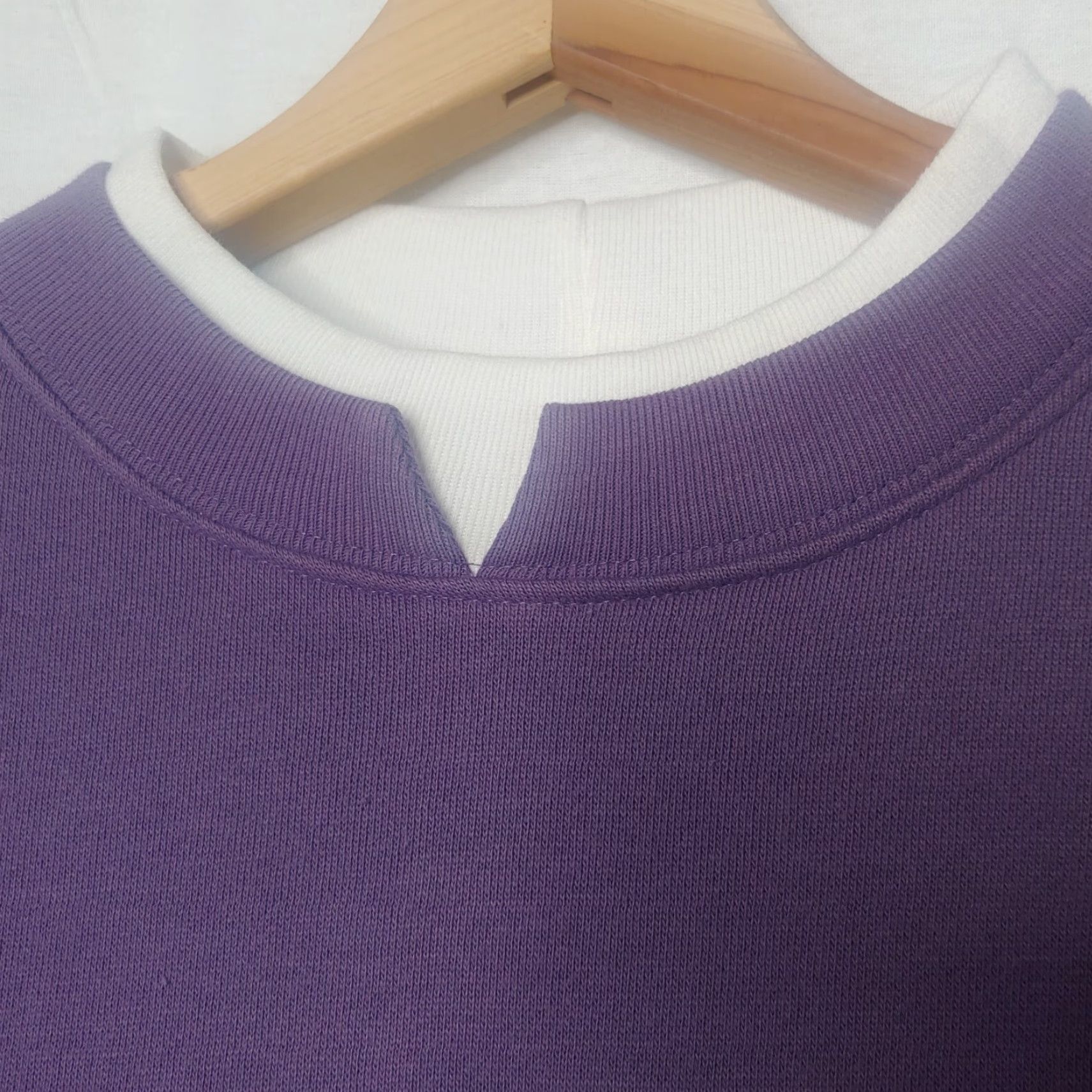 Vintage VINTAGE Baxter Wells Christmas Sweatshirt Purple Small Grandma Bow Pullover Crew Neck Long Sleeve Size S / US 4 / IT 40 - 3 Thumbnail