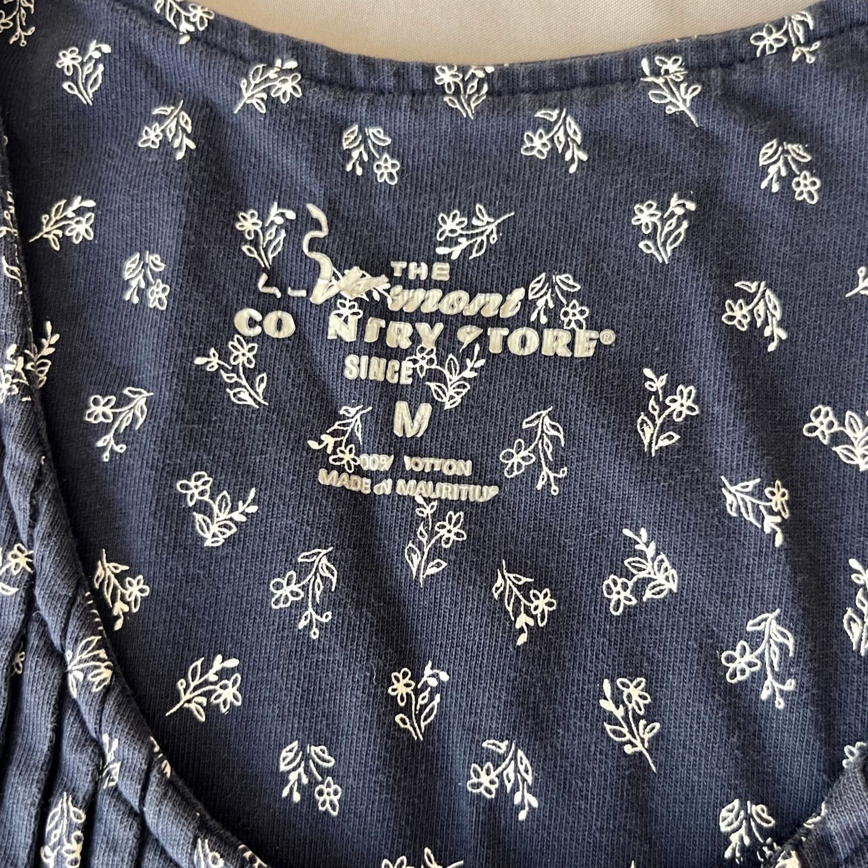 Vintage The Vermont Country Store Women Pintuck Floral Sleeveless Midi Dress M Navy Blue Floral Sleeveless Midi Dress Womens Size M / US 6-8 / IT 42-44 - 7 Thumbnail