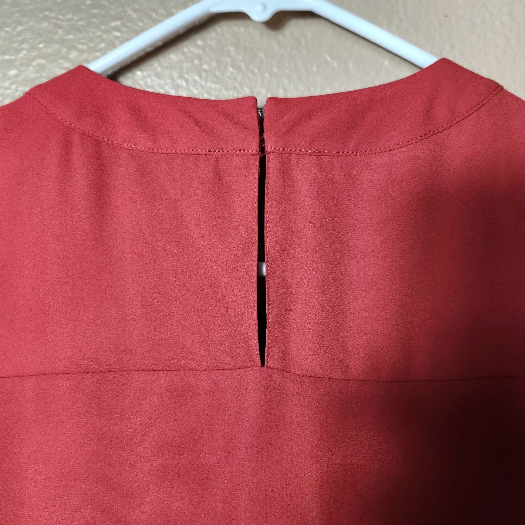 Vince Camuto Vince Camuto Rust Pleat Front Split Neck Sleeveless Tunic Blouse-Size S Size S / US 4 / IT 40 - 5 Thumbnail