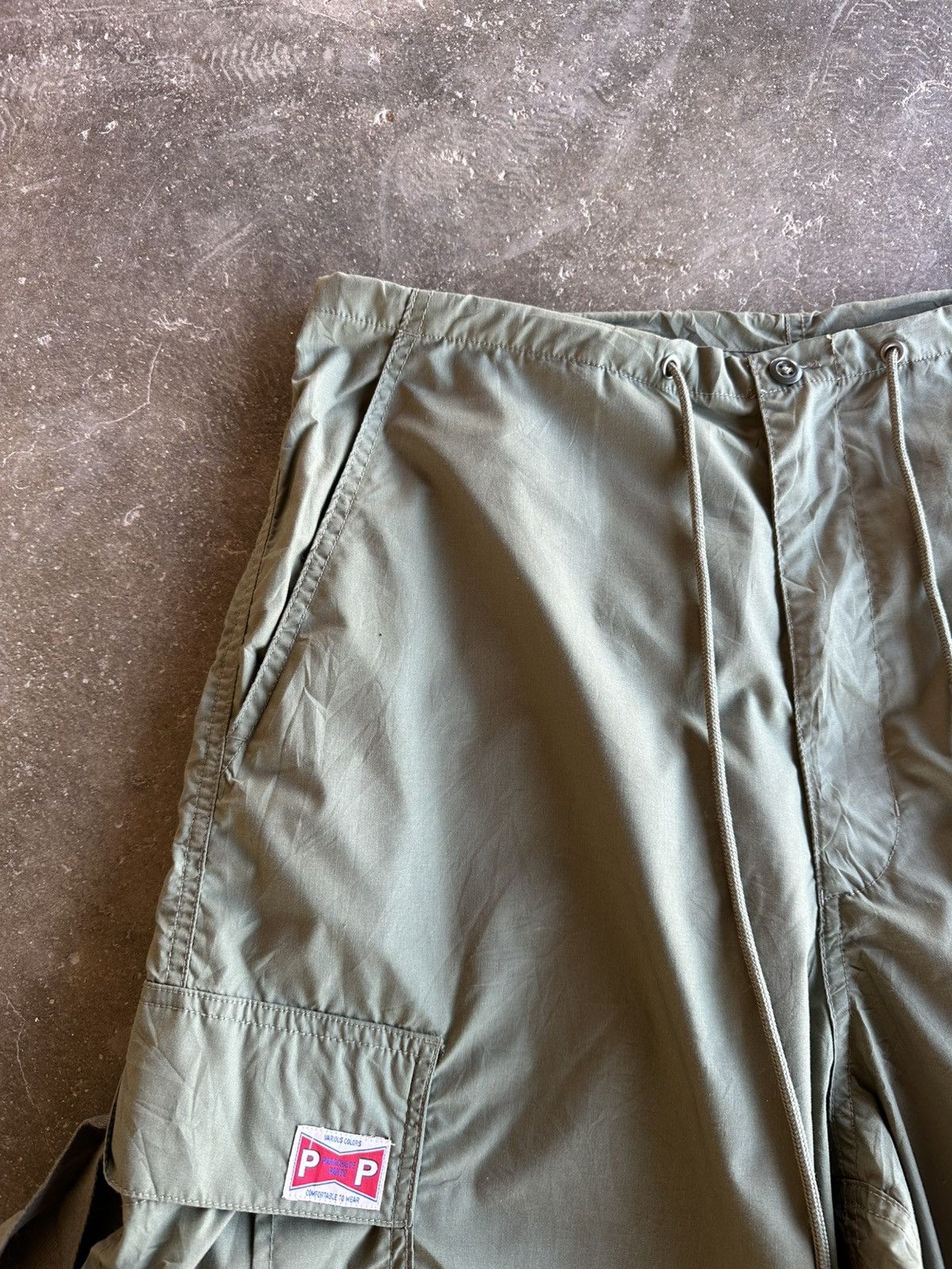 Japanese Brand SEND OFFER🍁BAGGY PARACHUTE JAPANESEBRAND FREAKS BALLON PANT Size US 34 / EU 50 - 6 Thumbnail