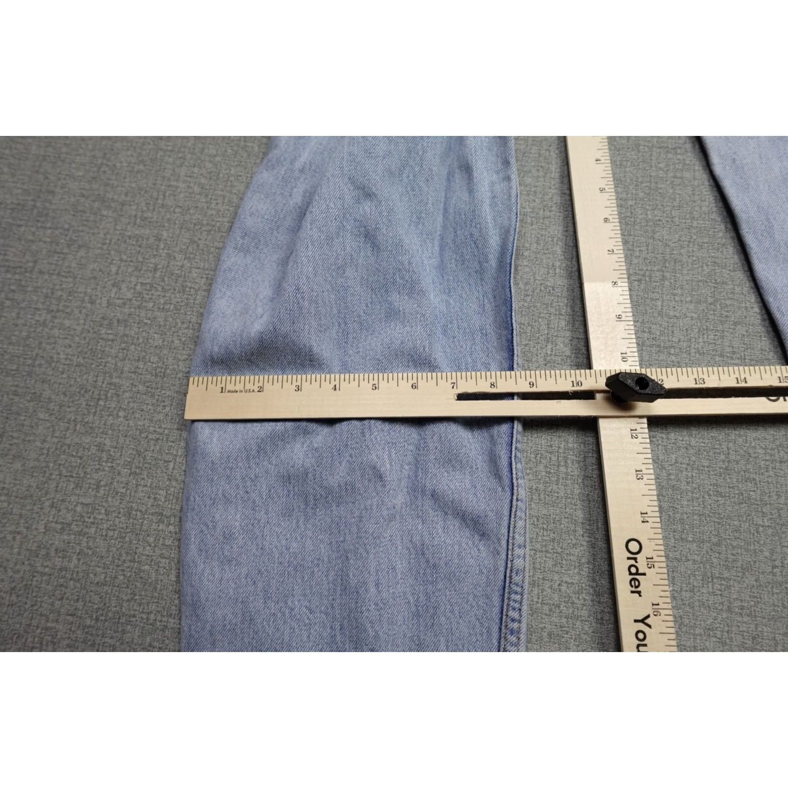 Levi's Vintage Levi's 560 Jeans Men 36x30 Blue Wide-Leg Hip Hop Distressed Light Wash 90s Mens Size US 36 / EU 52 - 7 Thumbnail