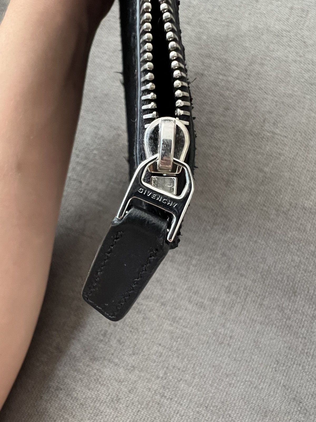 Givenchy Givenchy Black Suede Pouch Size ONE SIZE - 4 Thumbnail