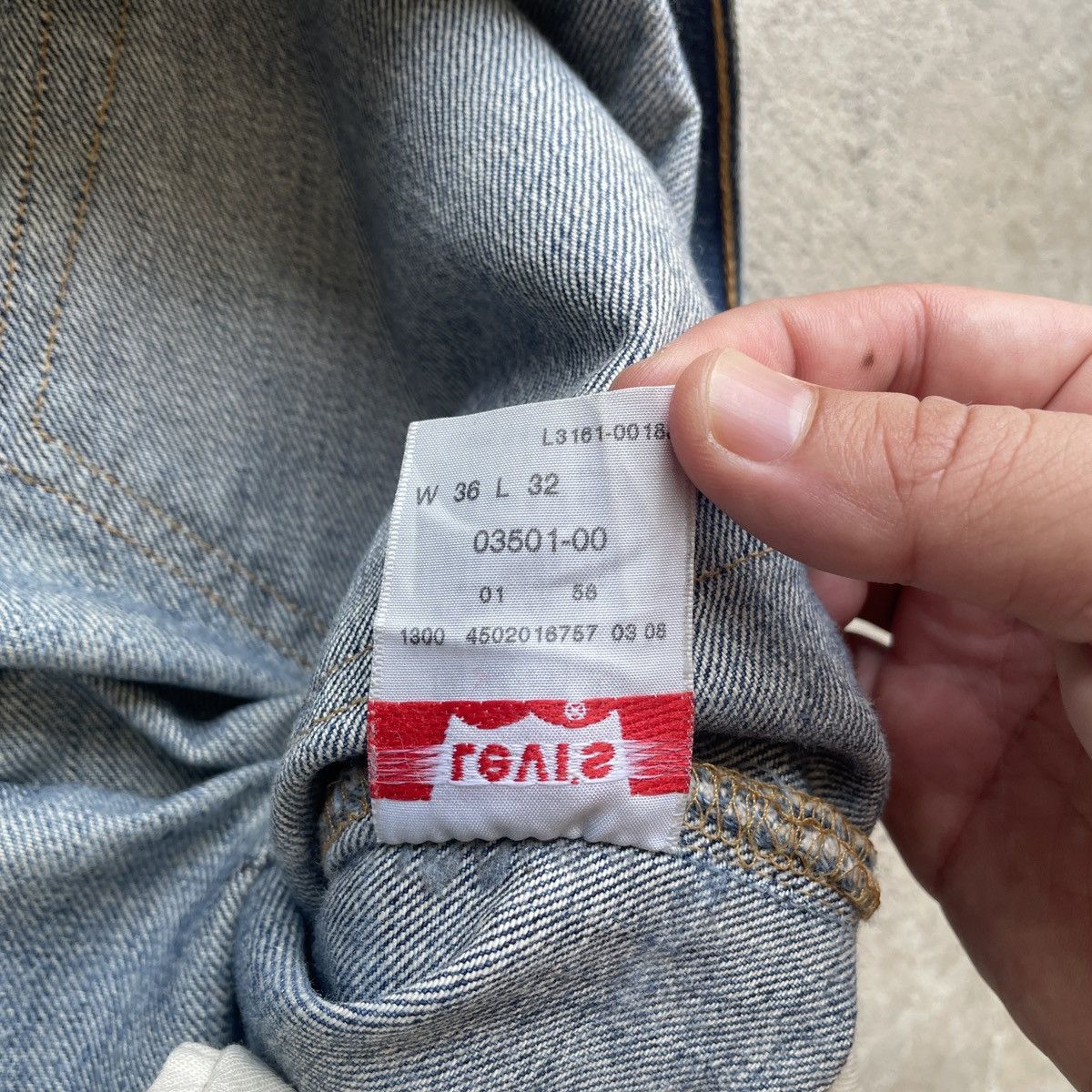 Levi's Vintage Clothing W37 Vintage Levi’s 501 Distressed MudWash Jeans Faded Pants Size US 37 - 7 Thumbnail