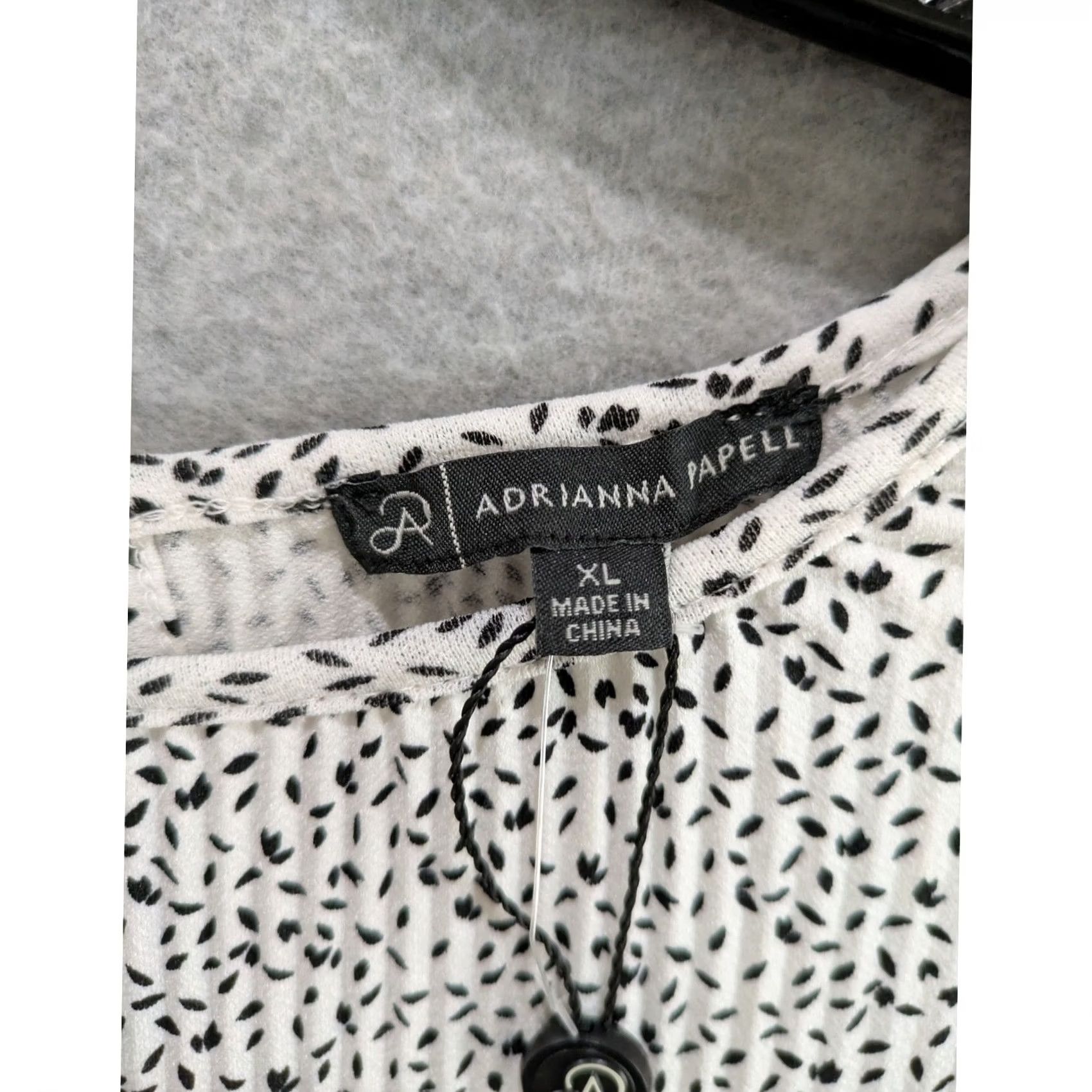 Adrianna Papell Adrianna Papell Blouse Women XL Ivory Black Floral Micro Pleat Puff Sleeve NWT Size XL / US 12-14 / IT 48-50 - 5 Thumbnail