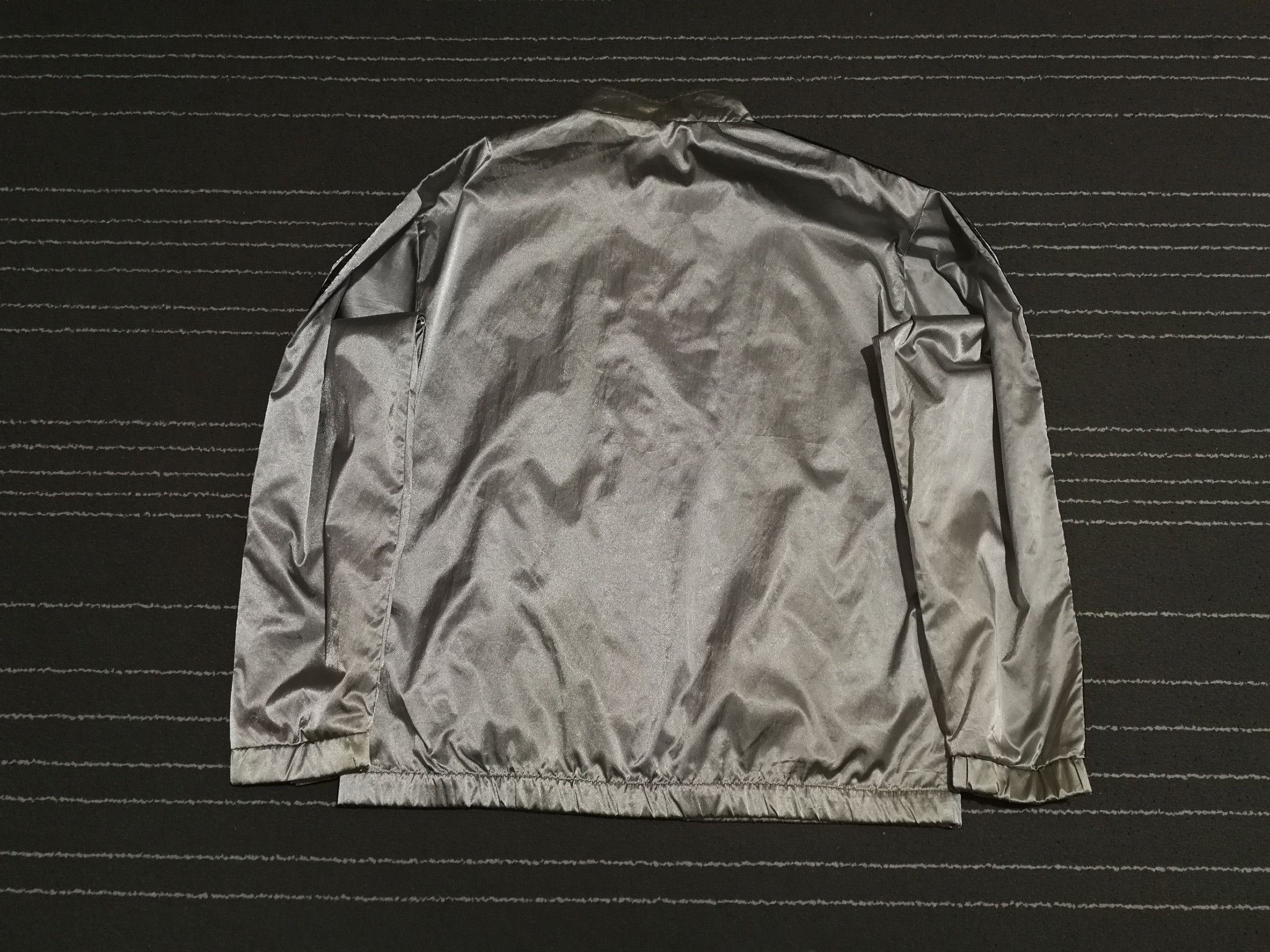 Onitsuka Tiger Onitsuka Tiger silver track top L 1839 Size US L / EU 52-54 / 3 - 2 Thumbnail