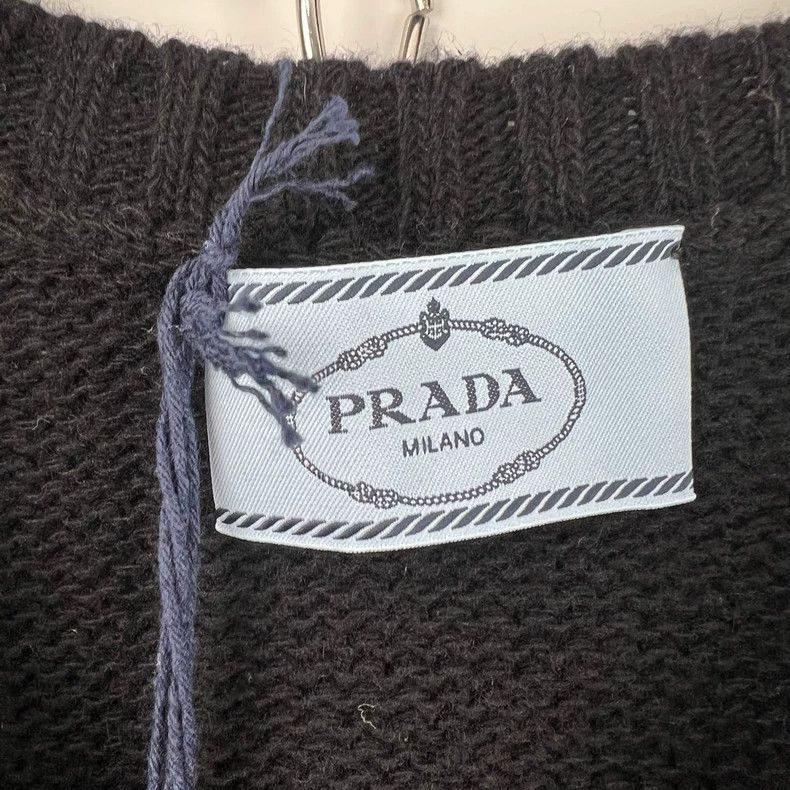 Prada Prada Size 38Black V-neck knitted vest 2505-Nextarrow Size US XS / EU 42 / 0 - 3 Thumbnail