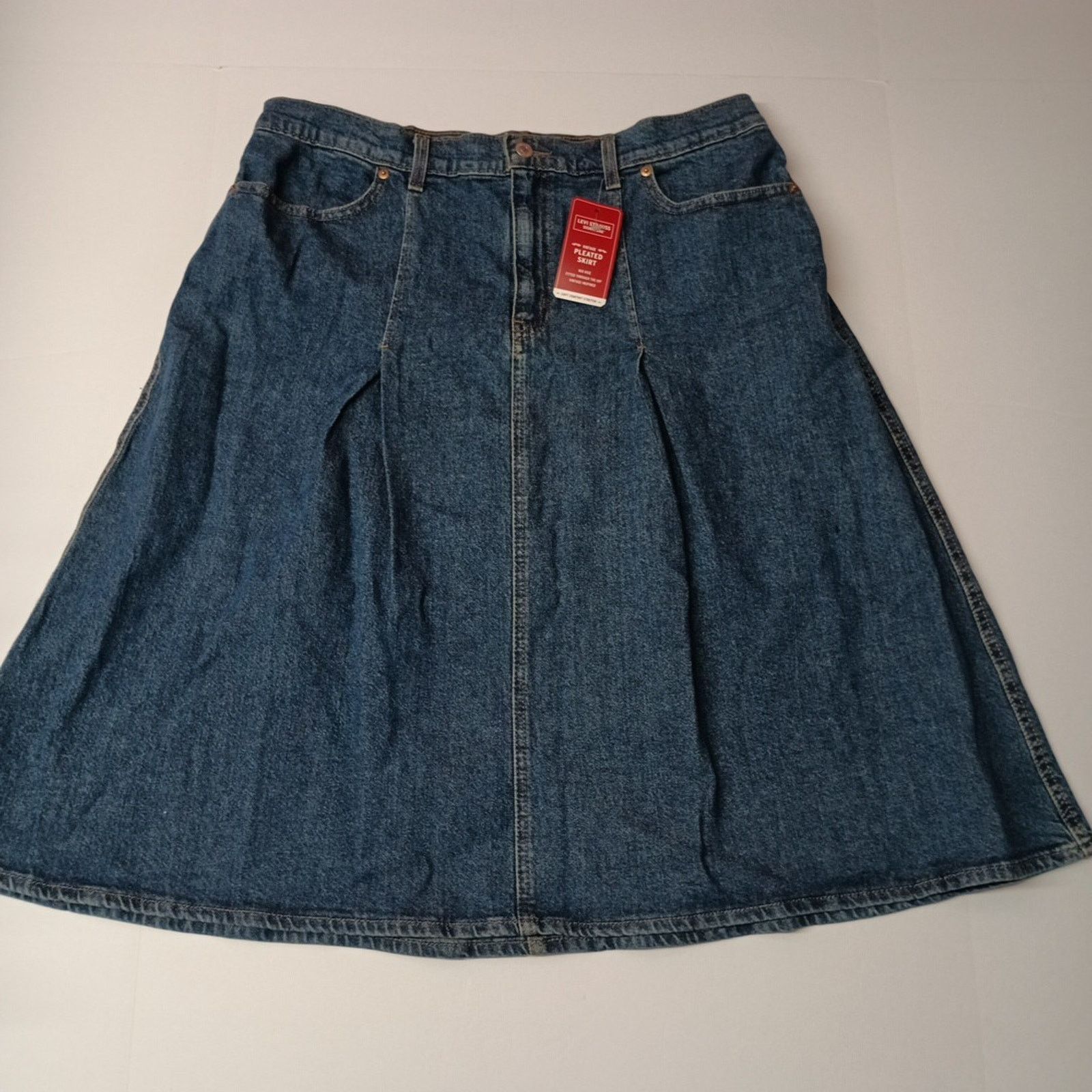 Levi's Levi Strauss Blue Denim Pleated Skirt Women's Size 14 W32 Size 32" / US 10 / IT 46 - 1 Thumbnail
