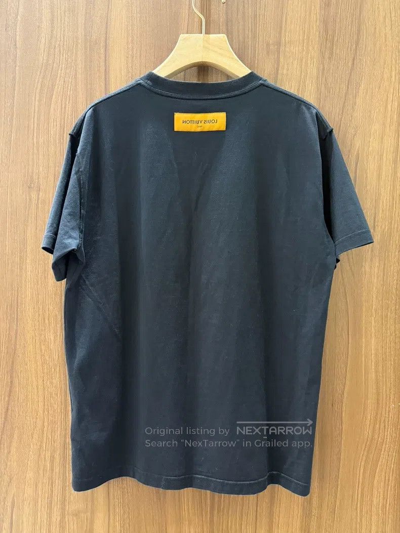 Louis Vuitton Louis Vuitton Black Embossed Short Sleeve T-shirt Size US M / EU 48-50 / 2 - 2 Thumbnail