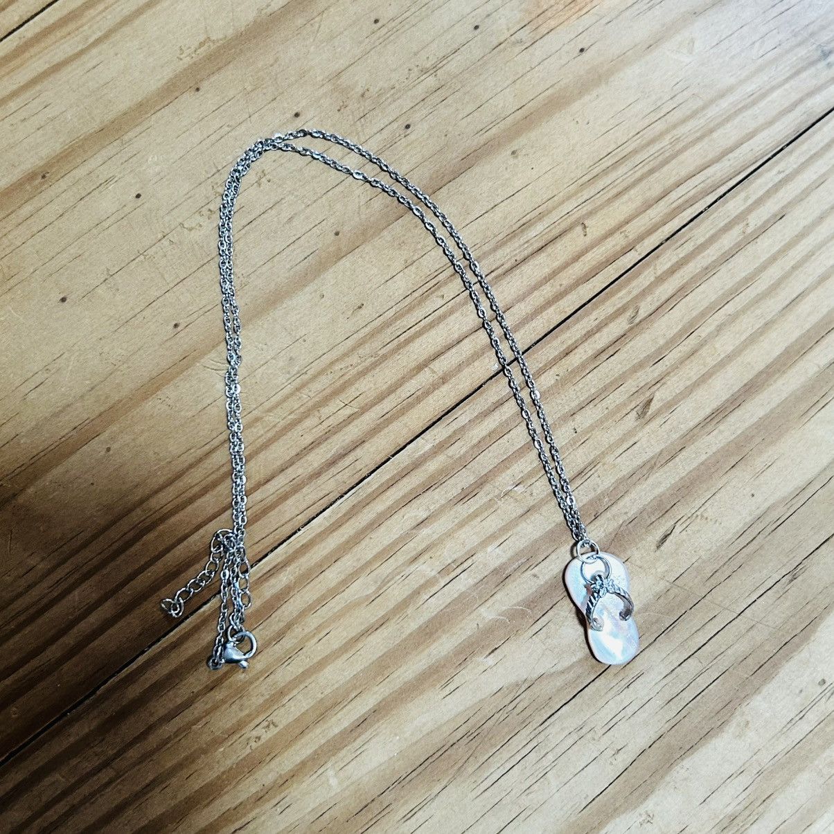 Handmade Handcrafted salvaged vintage mother of pearl sandal necklace Size ONE SIZE - 6 Thumbnail
