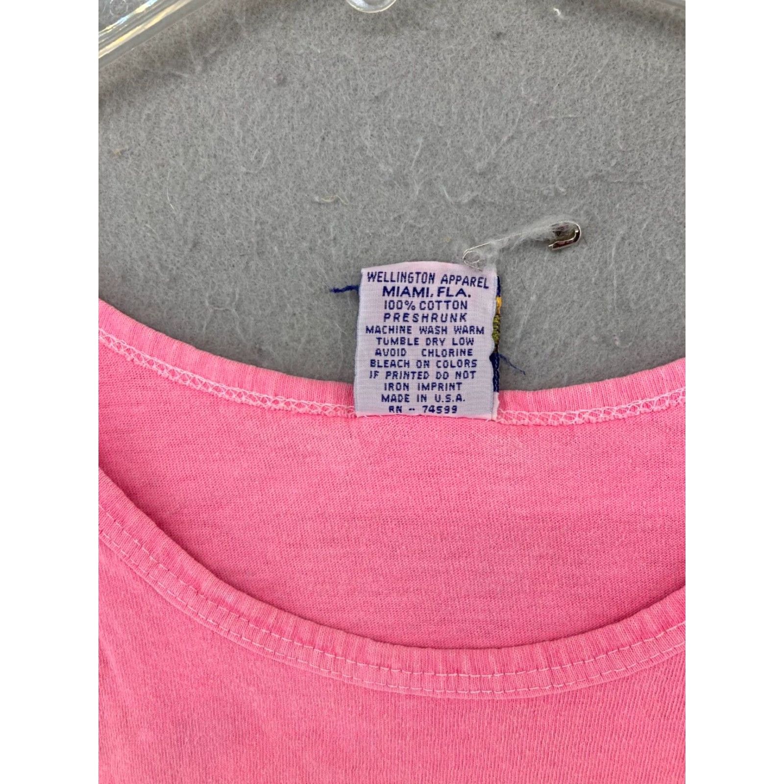 Primitive VINTAGE Primitive Apparel Surf Tanktop Mens Large Pink Aztec Charleston SC Graphic Print T-Shirt USA Vintage Mens Tanktop Pink Aztec Charleston SC Size US L / EU 52-54 / 3 - 7 Thumbnail