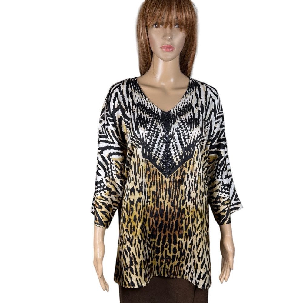 Chicos Chico's Animal Print Embellished V-neck Blouse Size 2 US L Size L / US 10 / IT 46 - 1 Thumbnail