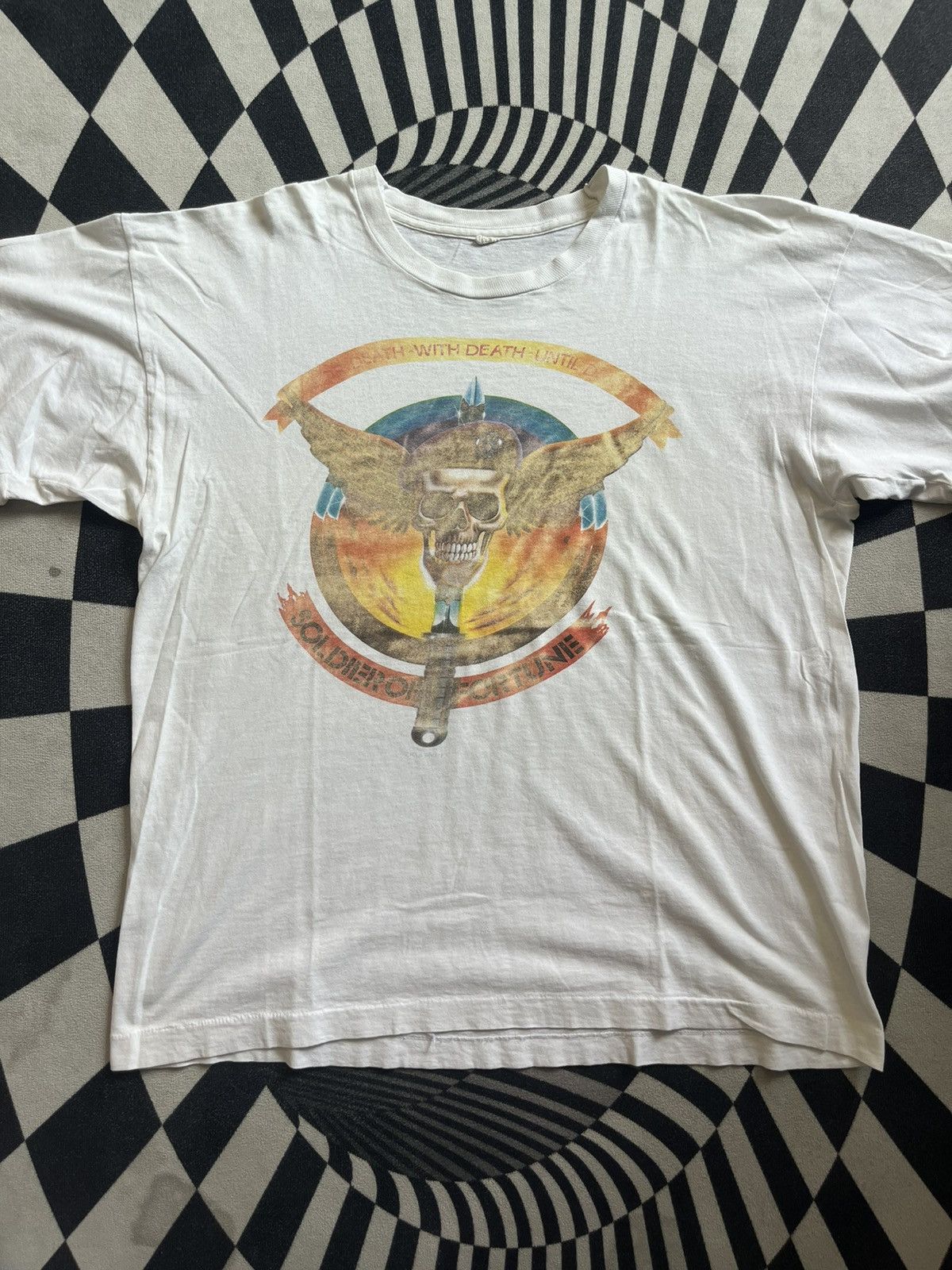 Vintage Vintage SOLDIER OF FORTUNE magazine 90’s Tshirt Size US XL / EU 56 / 4 - 3 Thumbnail