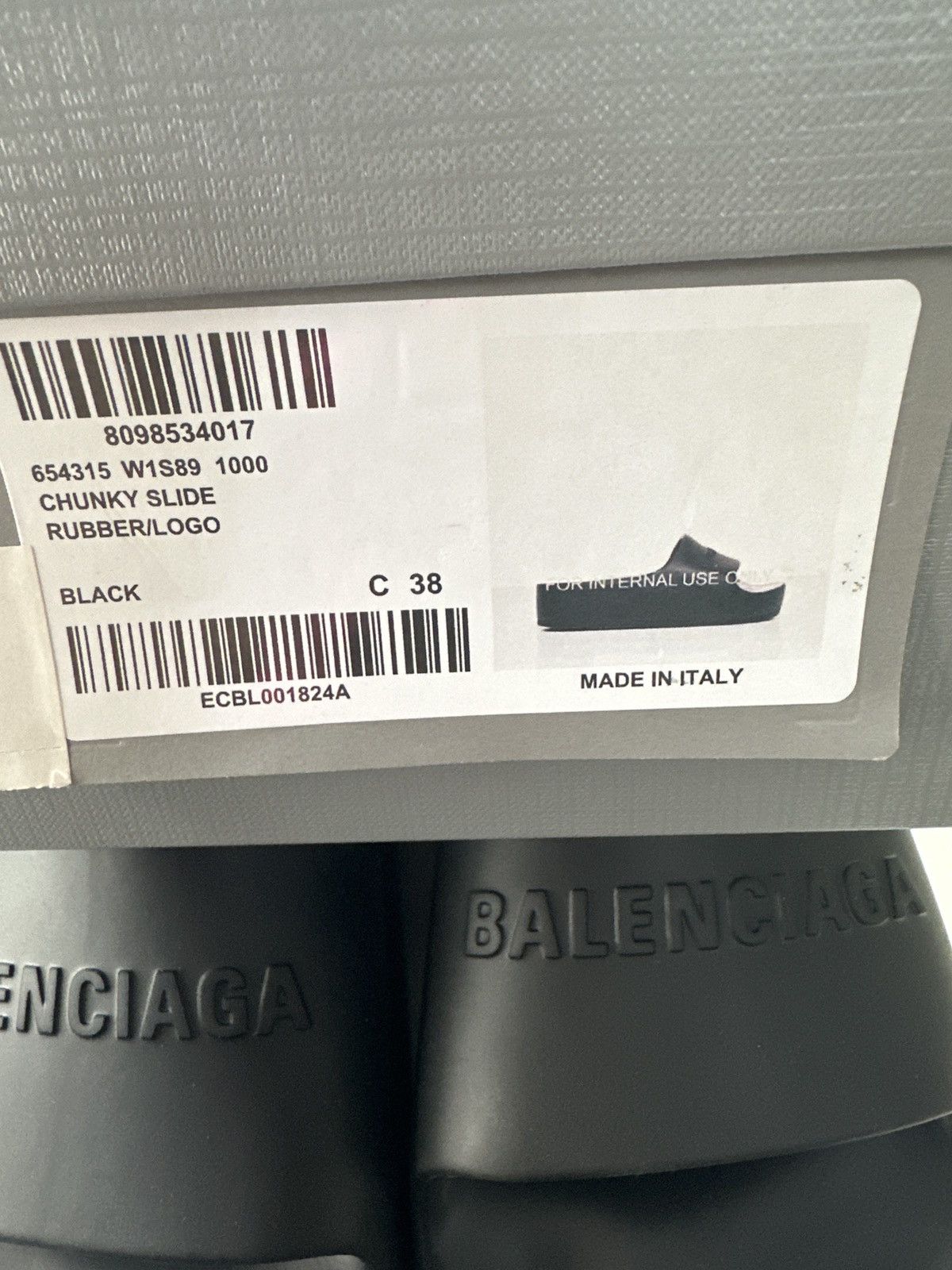 Balenciaga Balenciaga WOMEN'S CHUNKY SLIDE SANDAL IN BLACK rubber Size US 11 / IT 41 - 15 Thumbnail