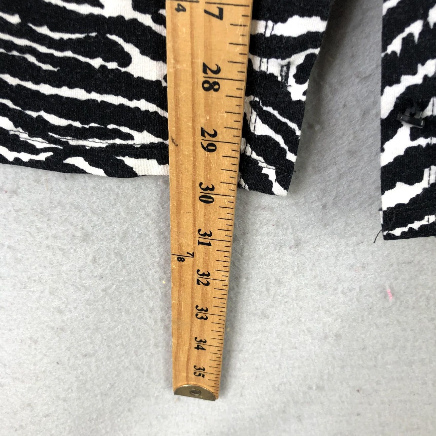 Vintage Jillian Jones Blouse Tunic Womens 2X Black White Zebra Print V-Neck Stretch Top Size XXL / US 16-18 / IT 52-54 - 4 Thumbnail